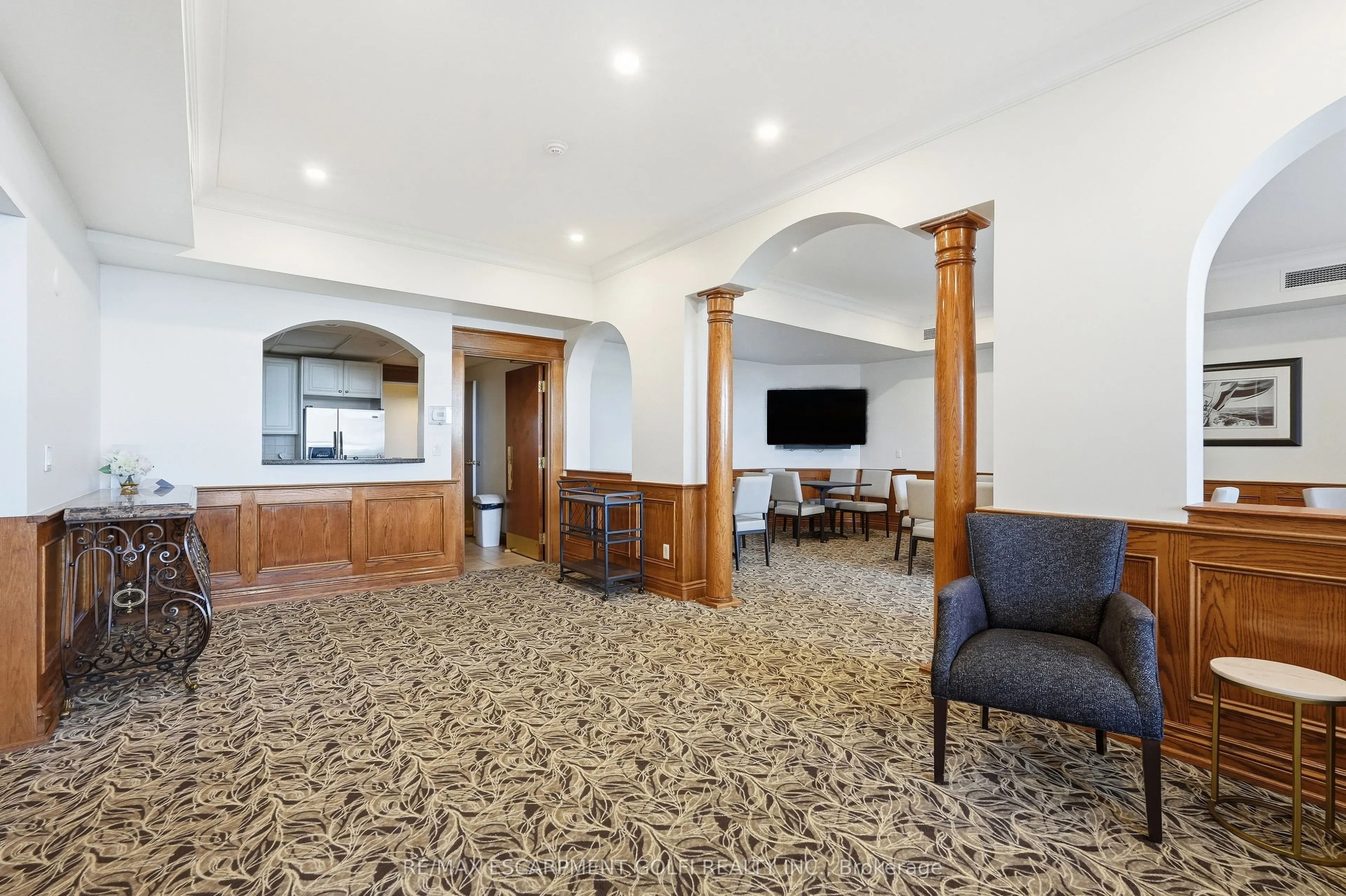 5340 Lakeshore Road #203