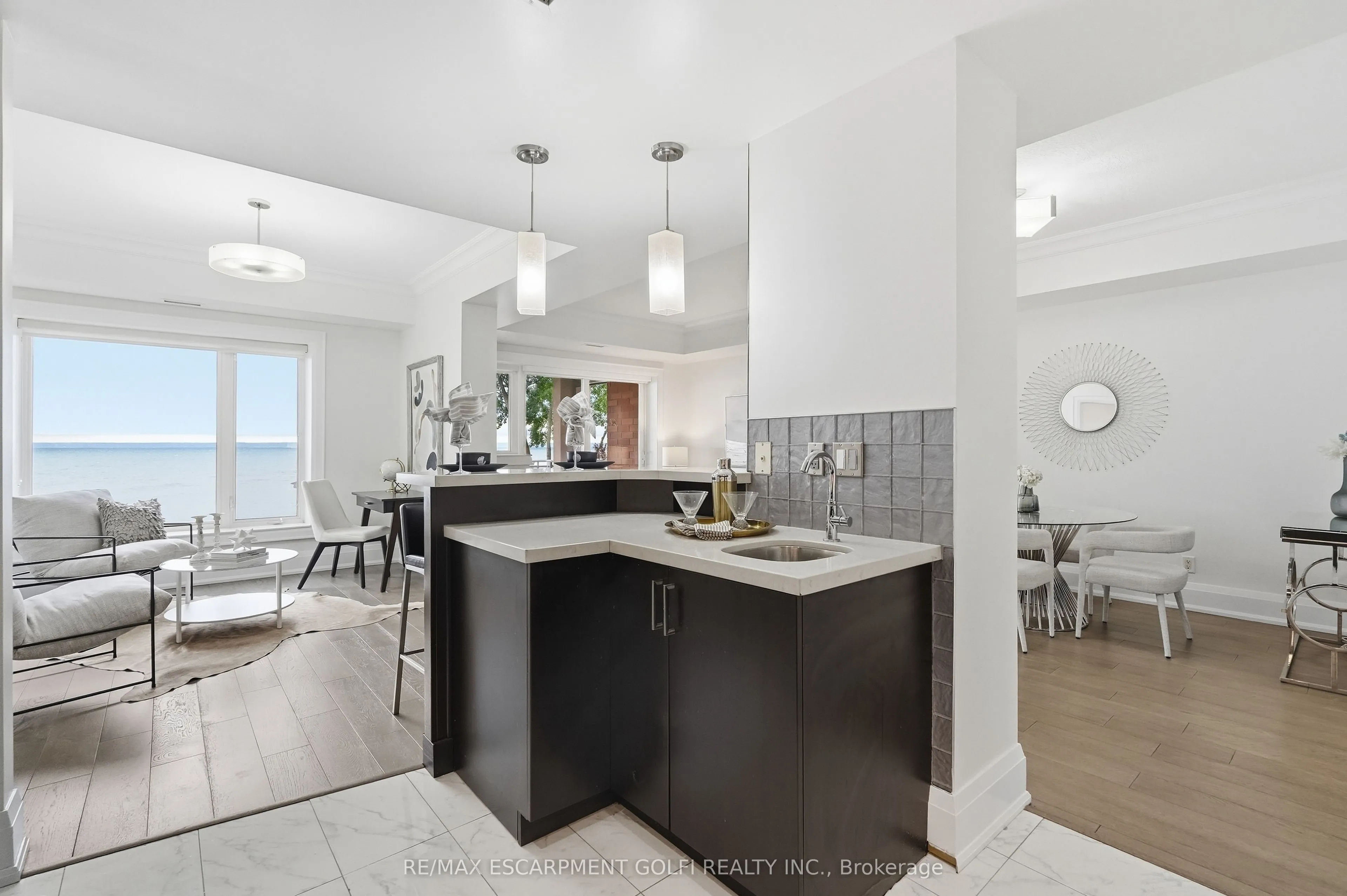 5340 Lakeshore Road #203