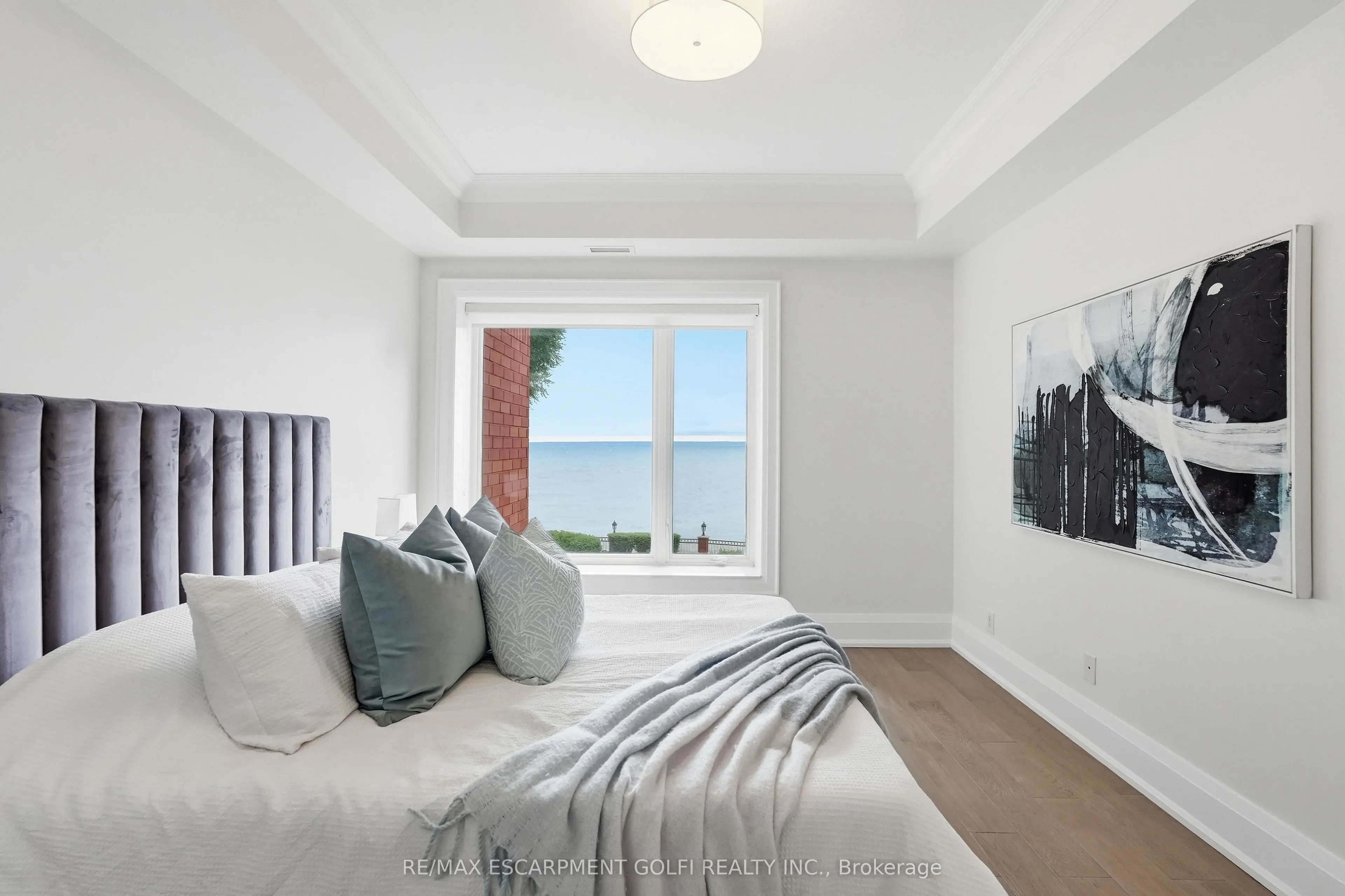 5340 Lakeshore Road #203