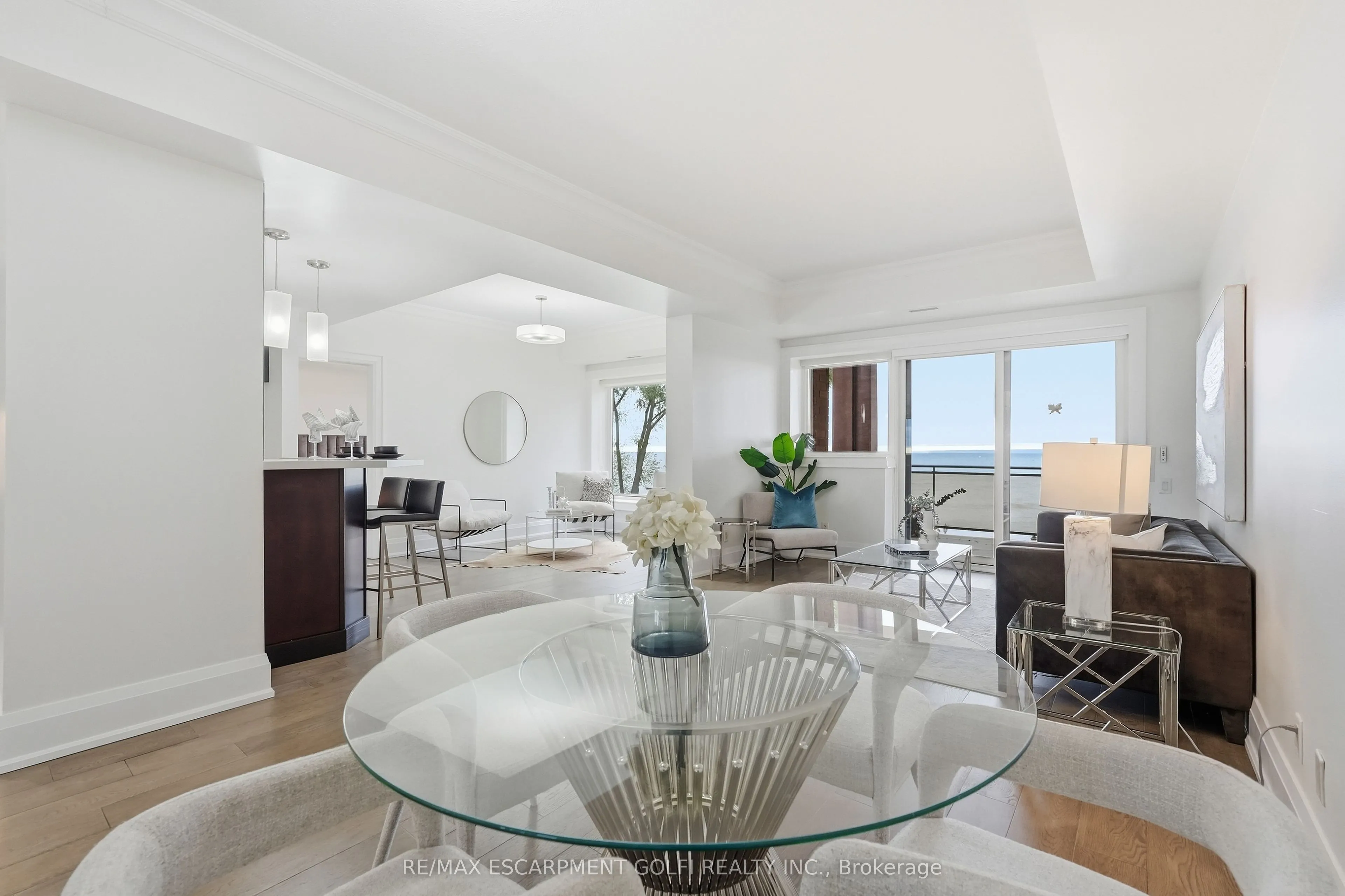 5340 Lakeshore Road #203