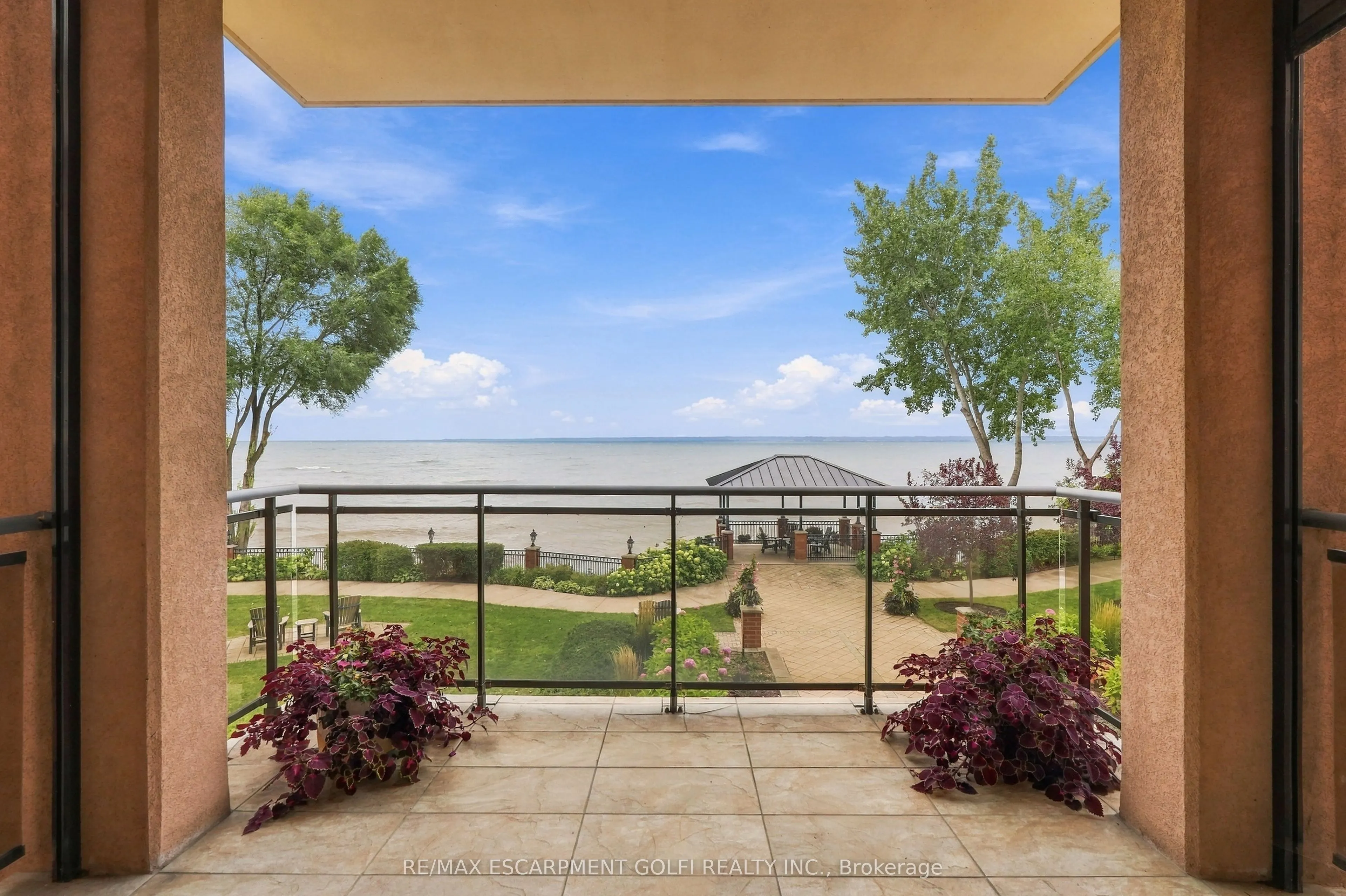 5340 Lakeshore Road #203