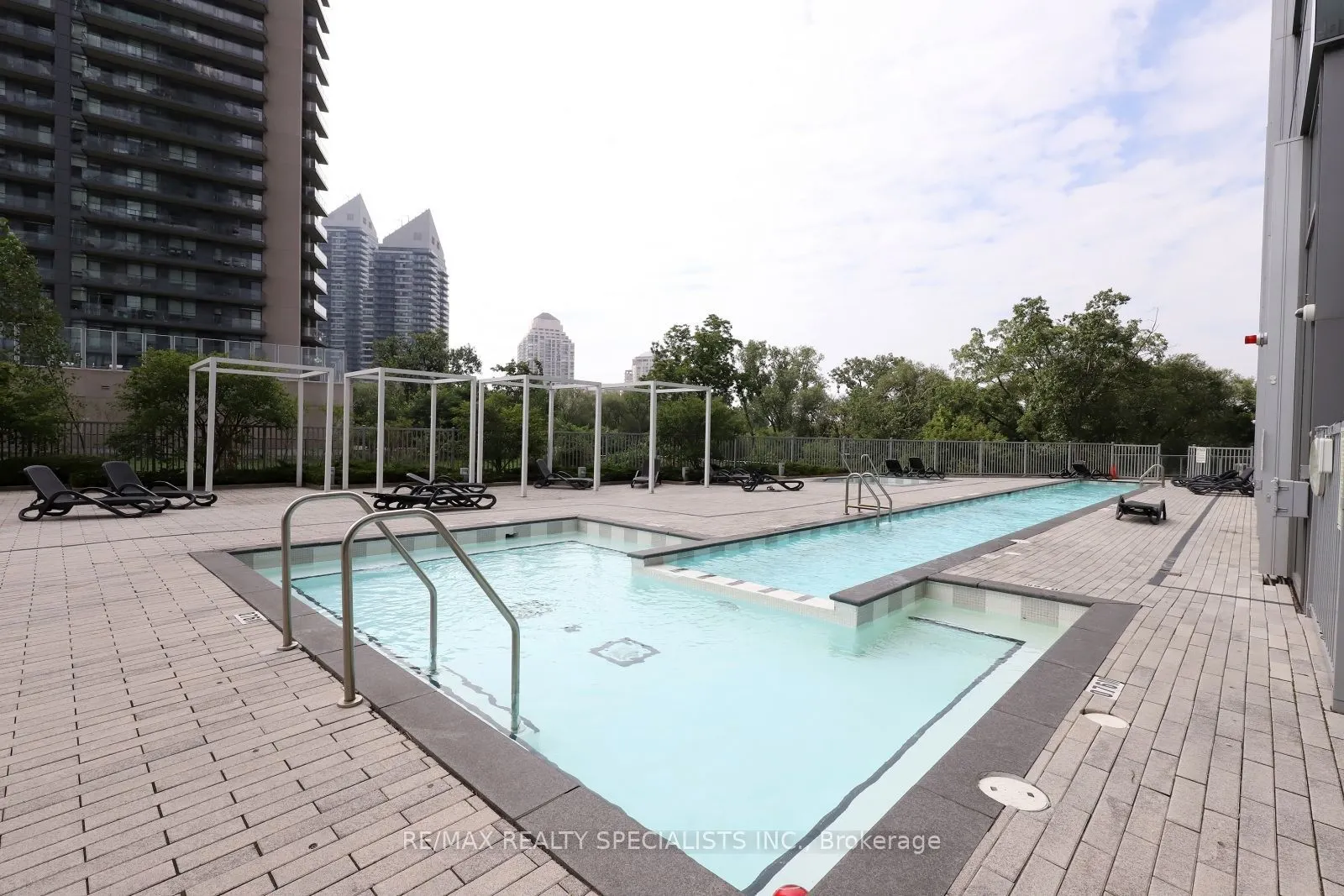 88 Park Lawn Road #2103