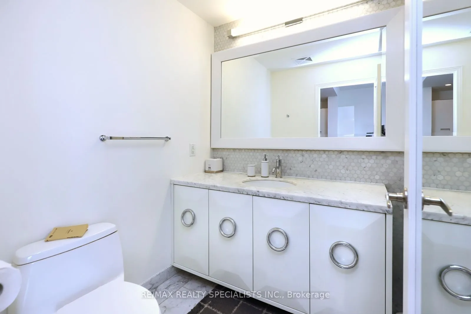 88 Park Lawn Road #2103