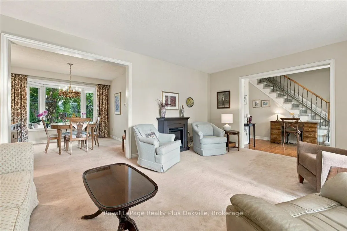 2507 Woburn Crescent
