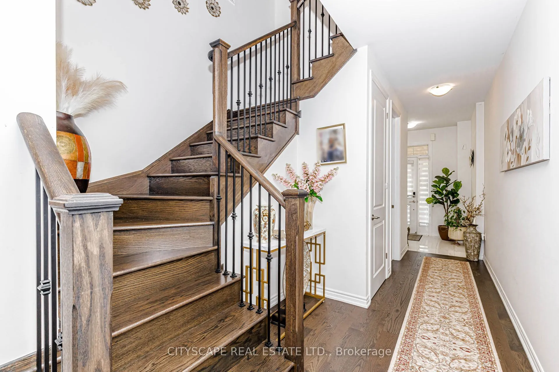 482 Bergamot Avenue