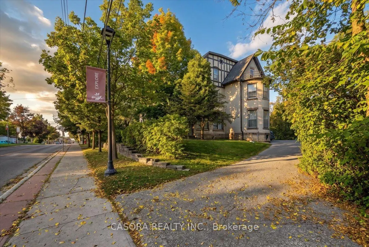 139 Main Street S