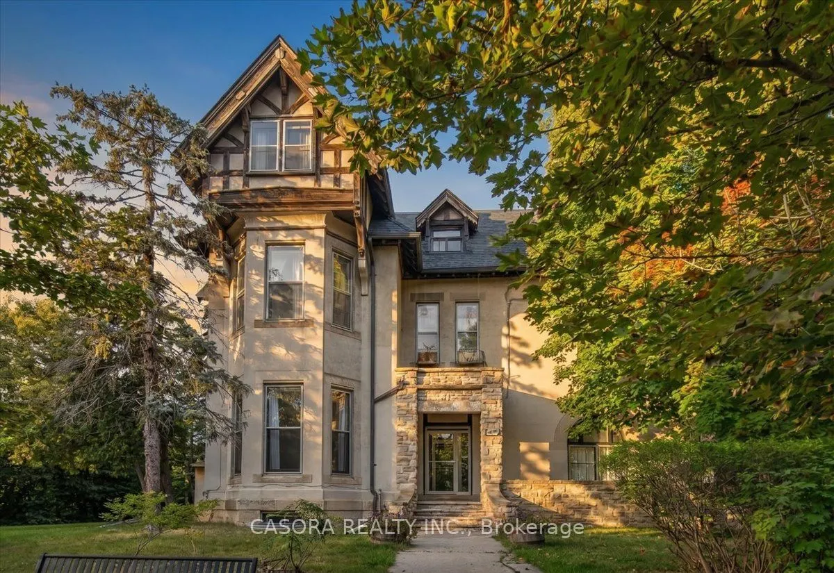 139 Main Street S