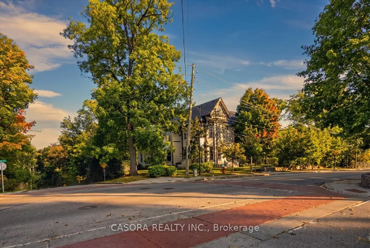 139 Main Street S