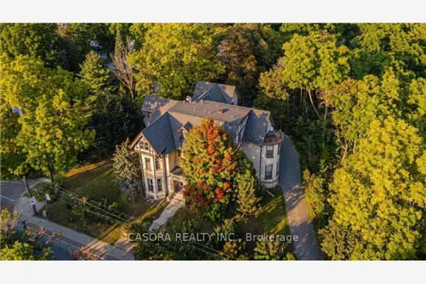 139 Main Street S