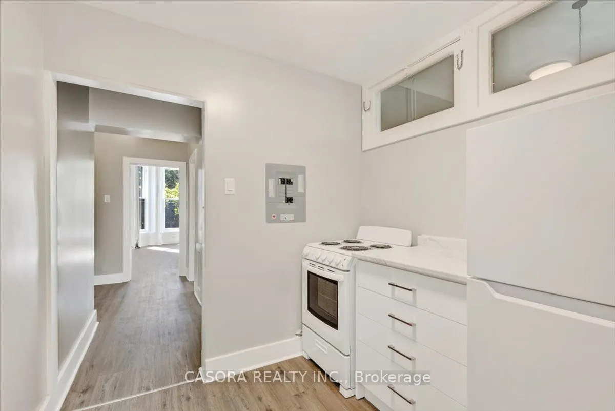 139 Main Street S