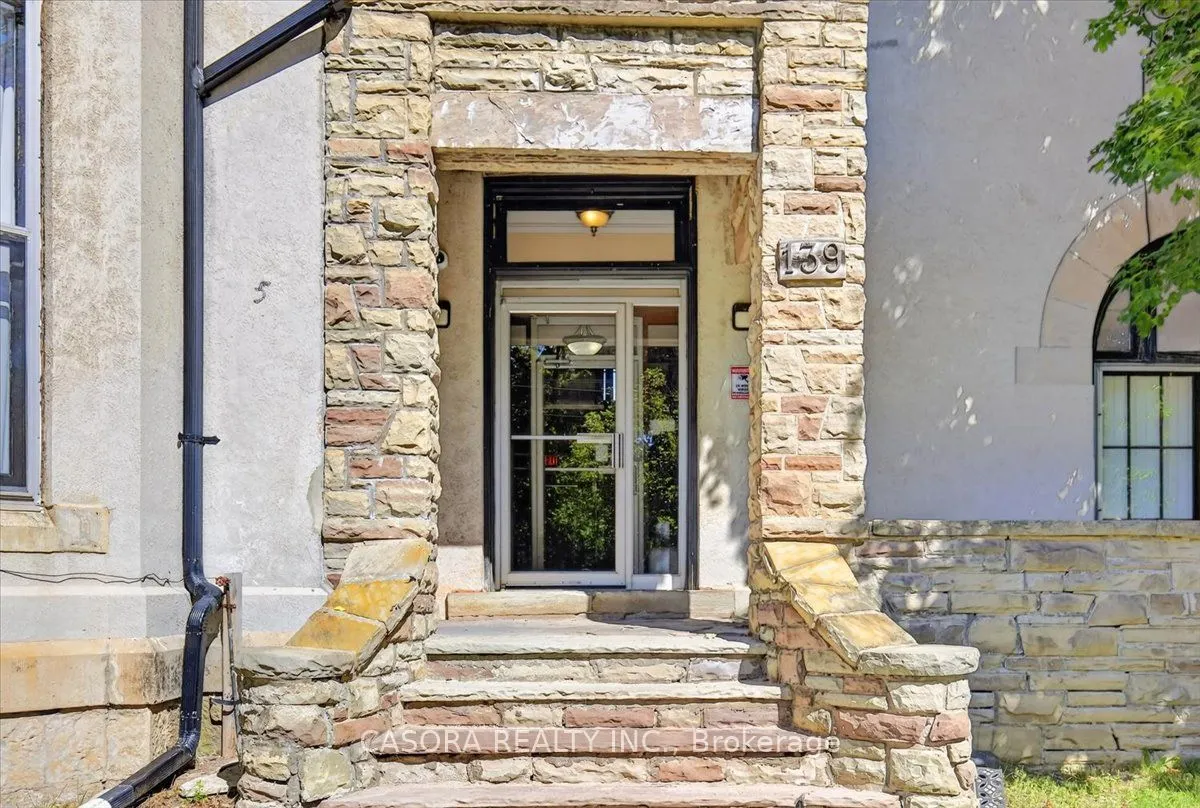 139 Main Street S