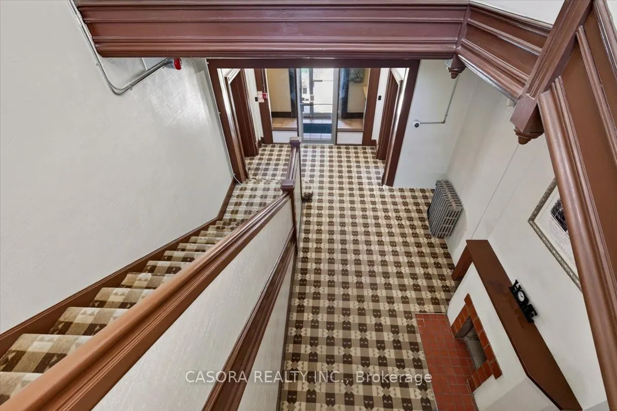 139 Main Street S