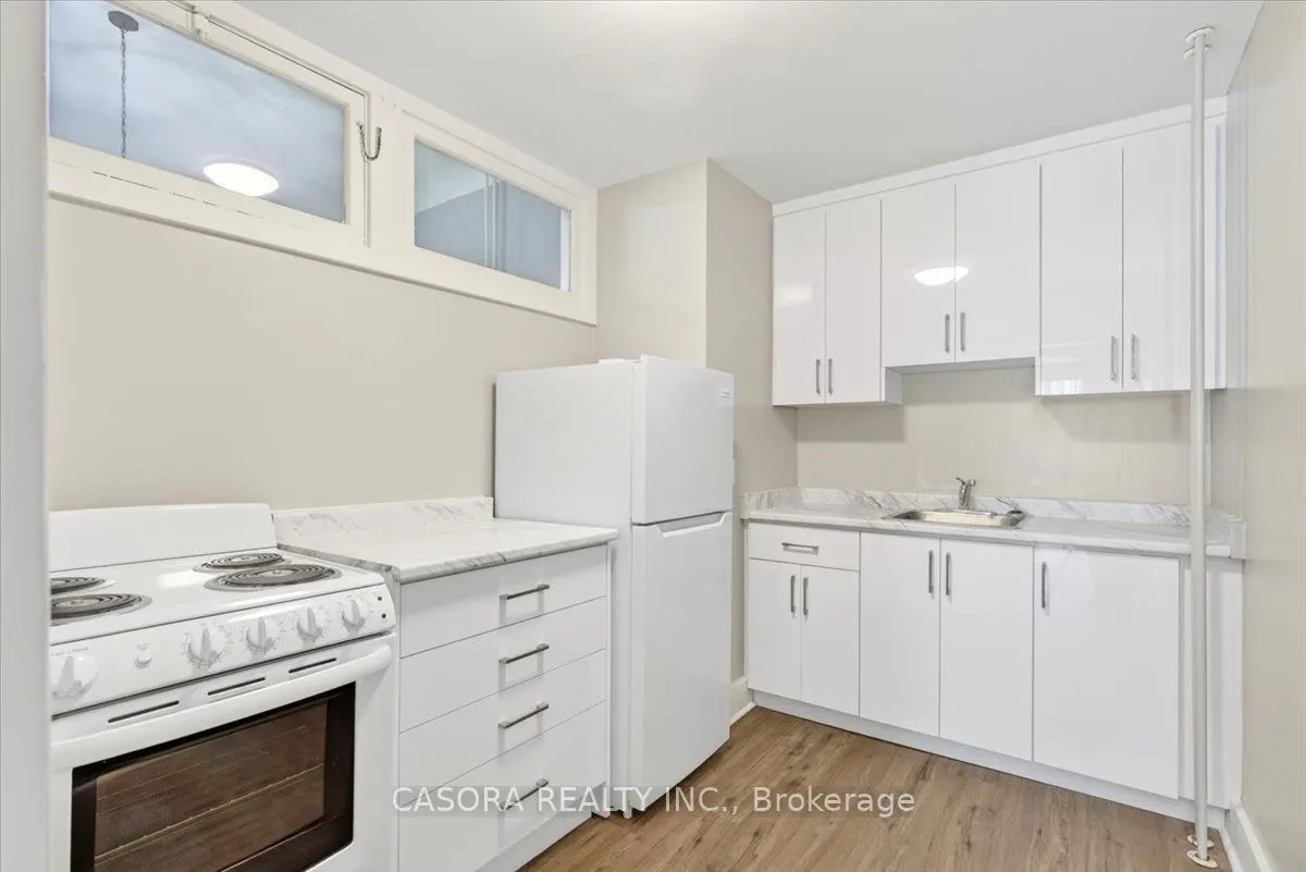 139 Main Street S