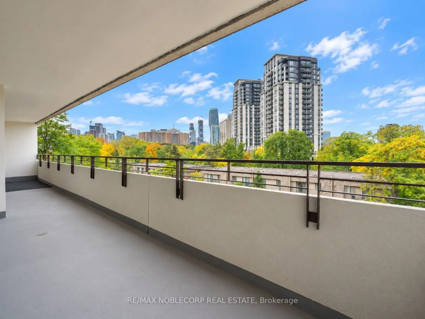 1320 Mississauga Valley #405