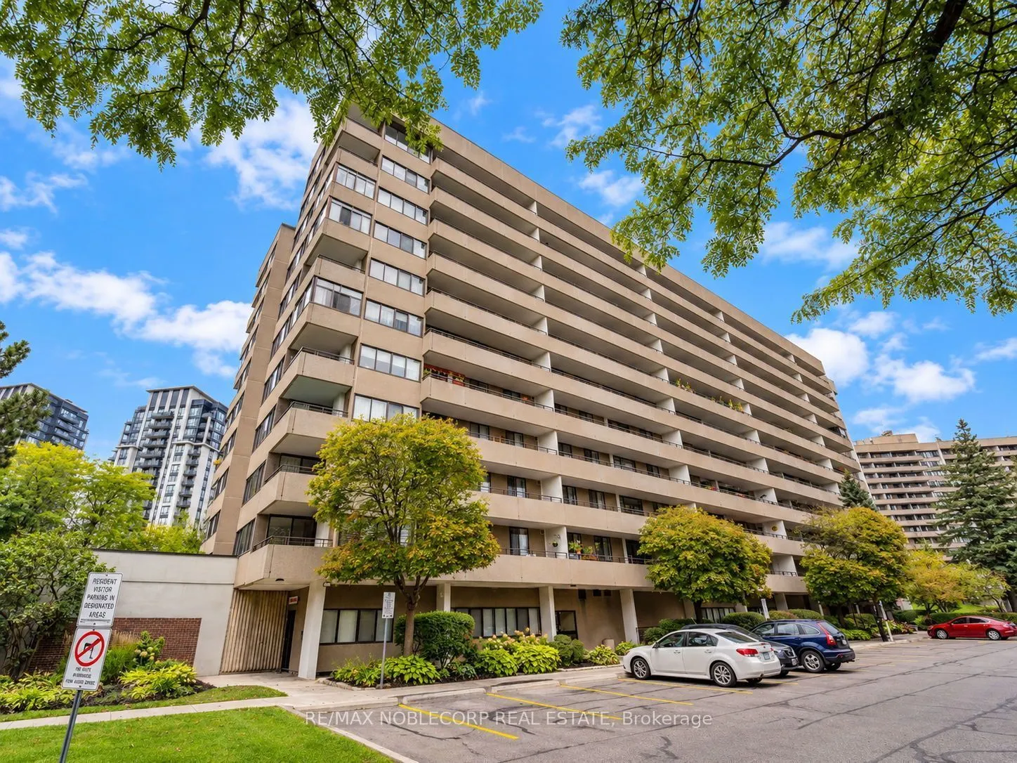 1320 Mississauga Valley #405