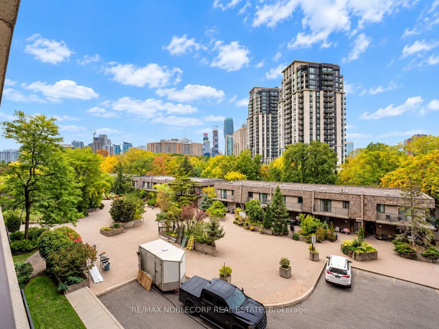 1320 Mississauga Valley #405