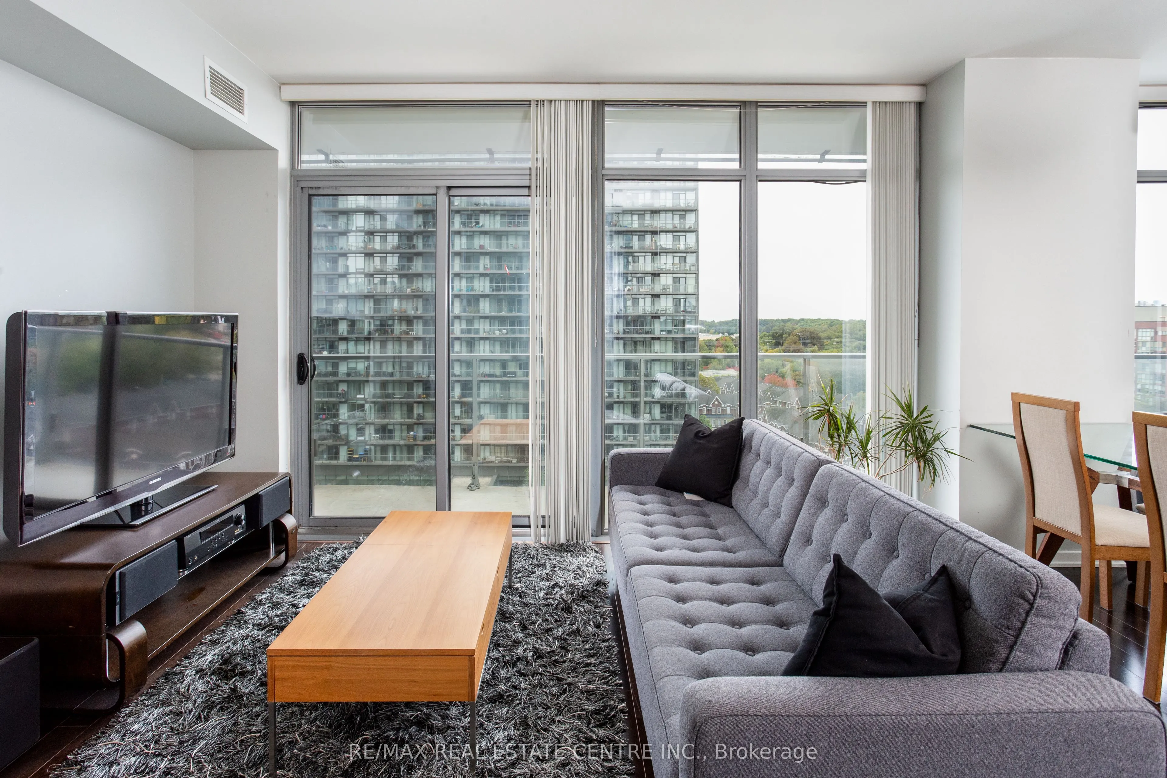 103 The Queensway #912