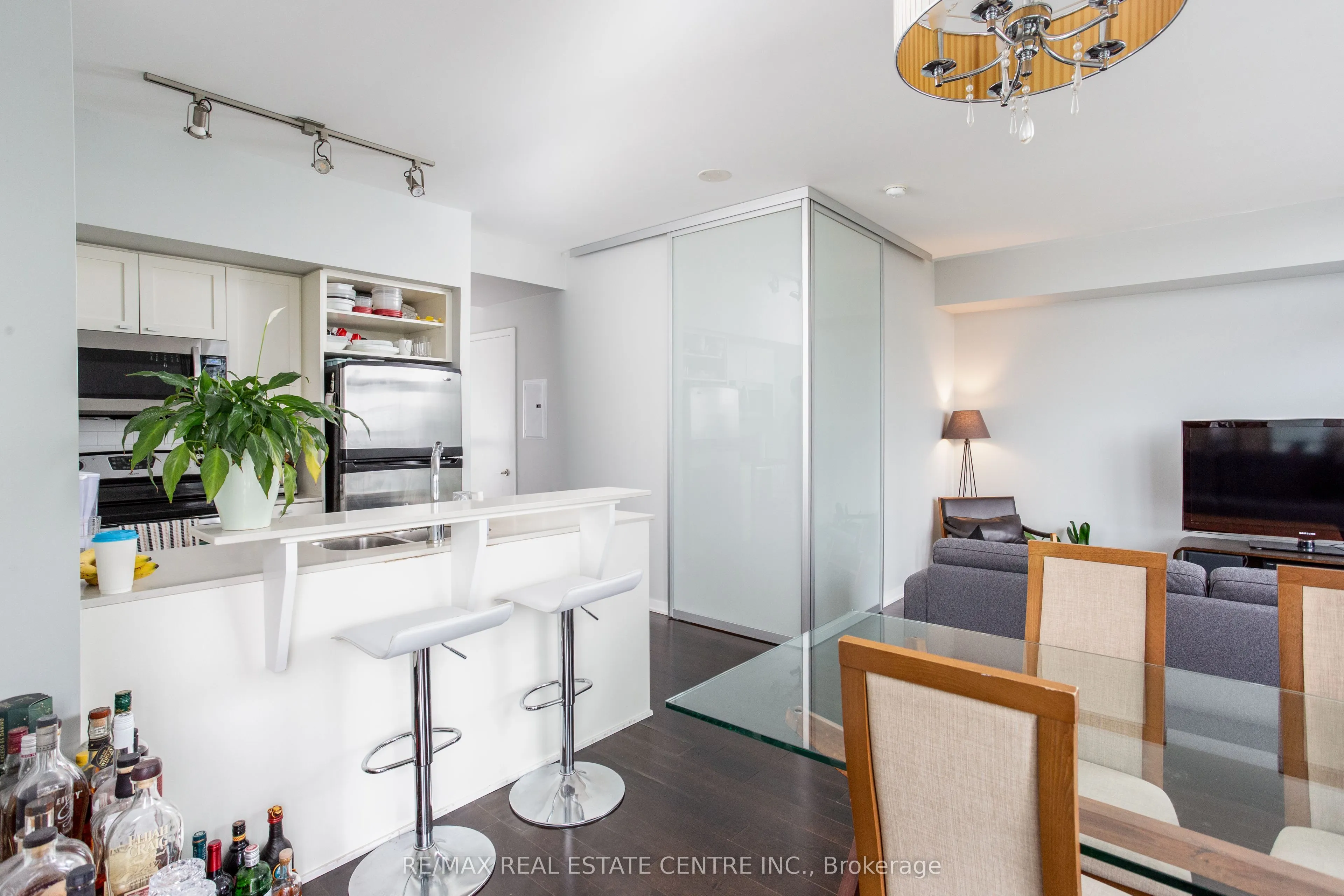 103 The Queensway #912
