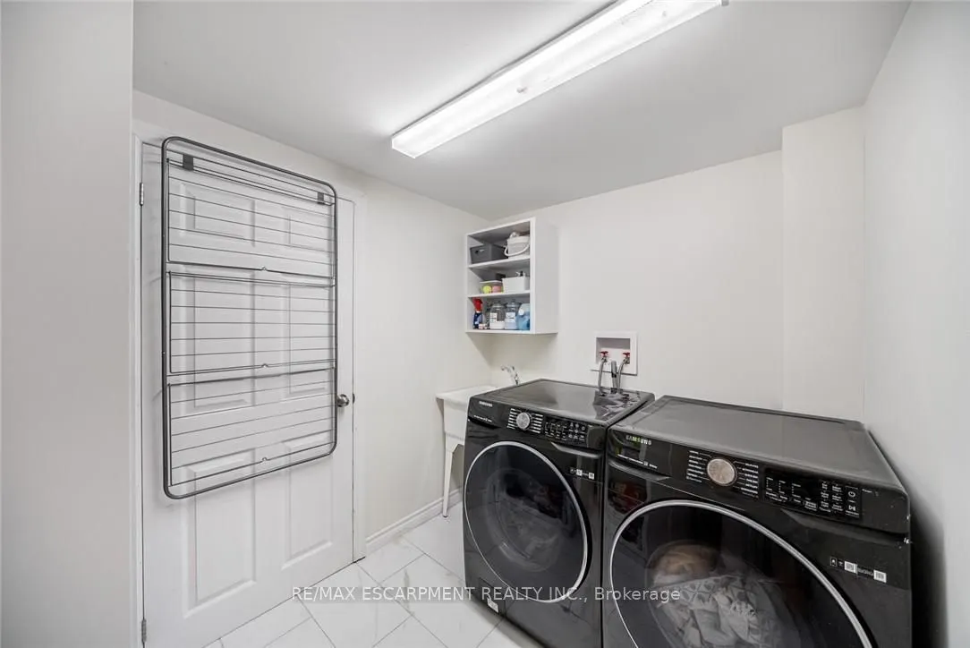 134 Fairwood Place W