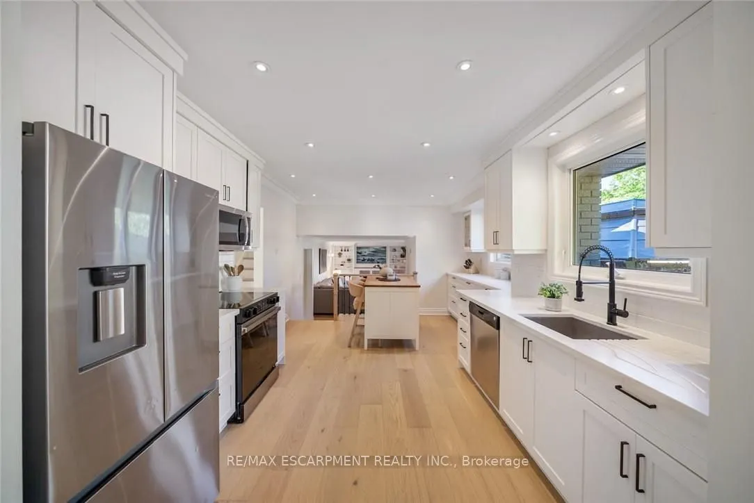 134 Fairwood Place W