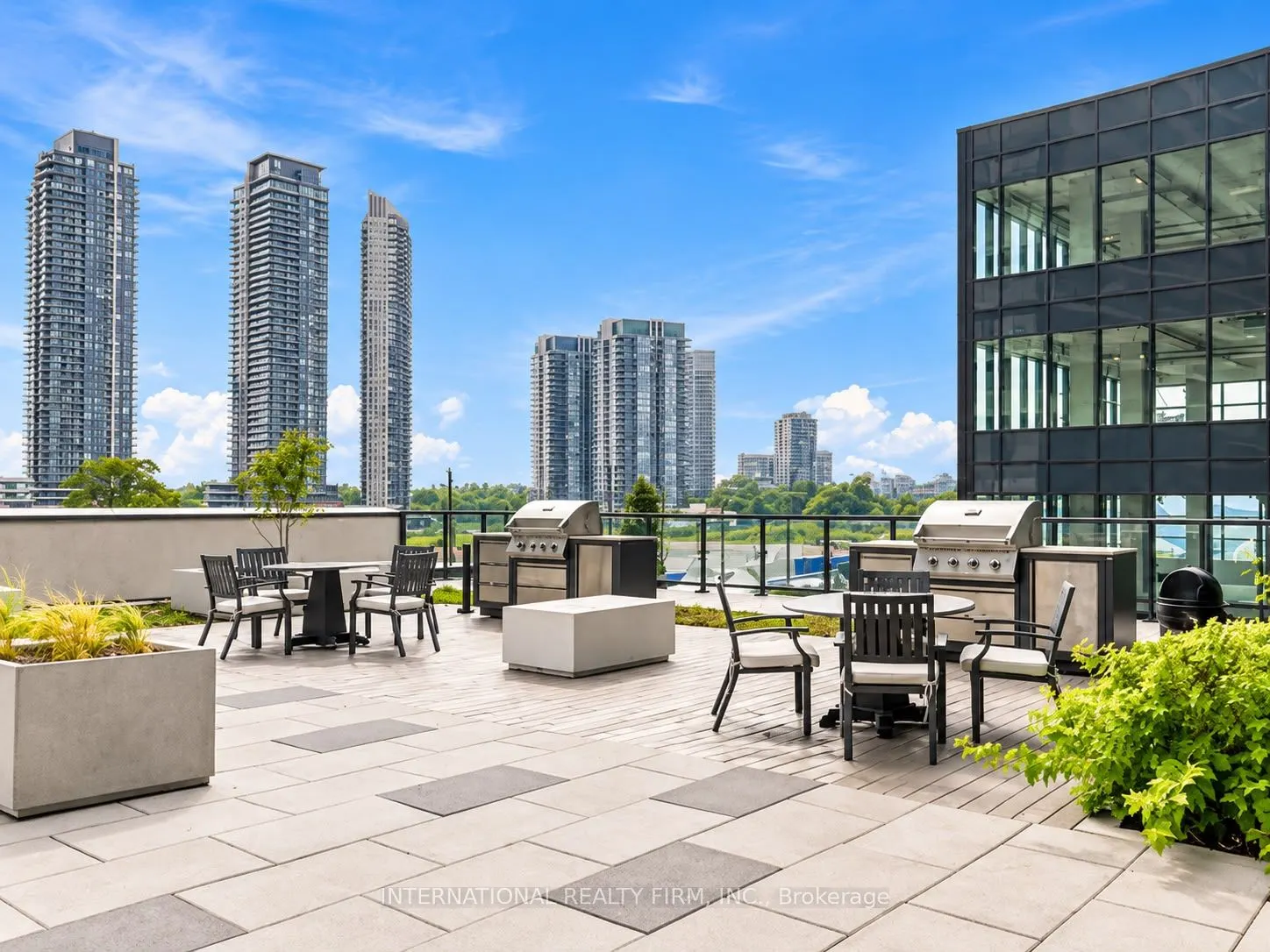 38 Annie Craig Drive #2210