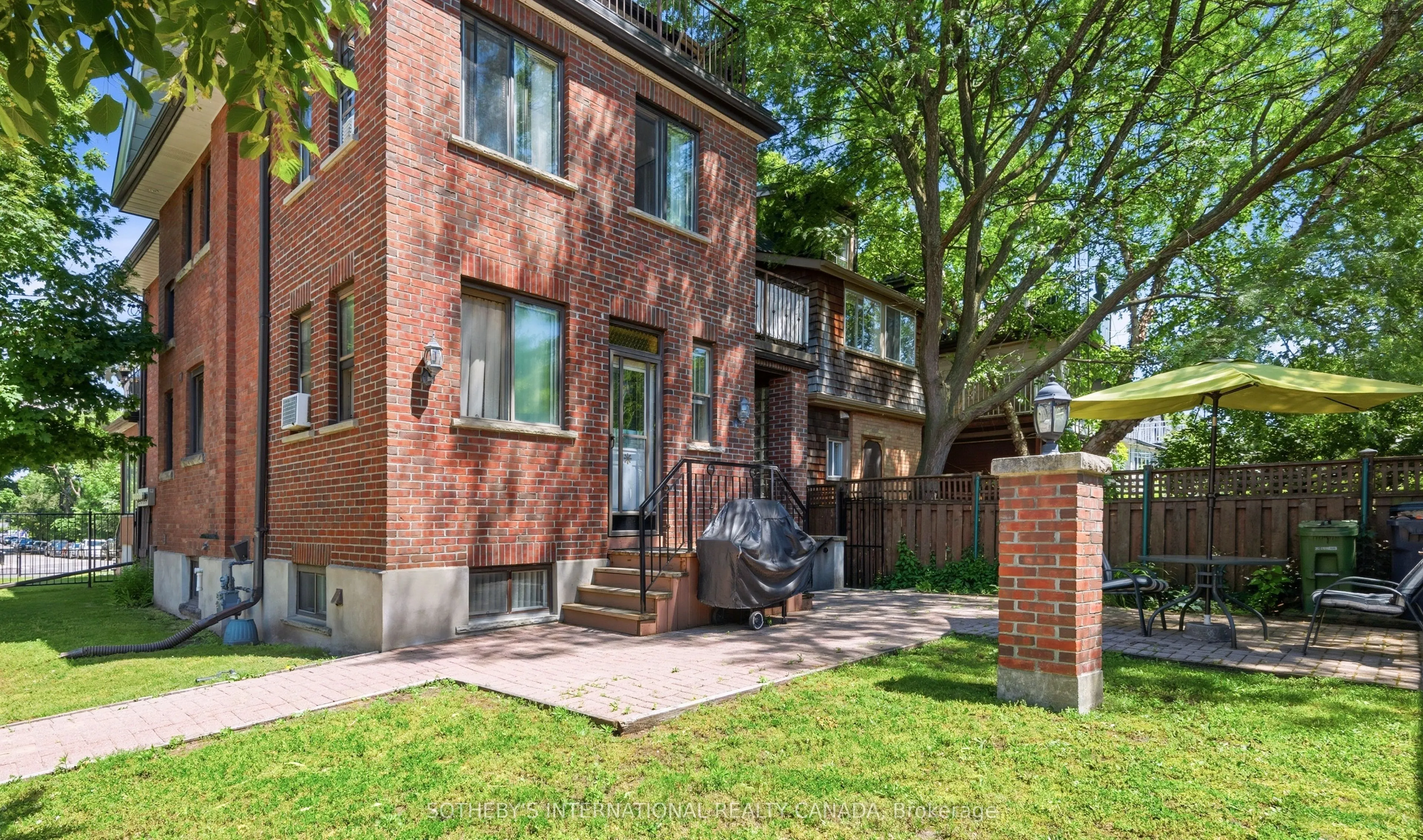 376 Sunnyside Avenue
