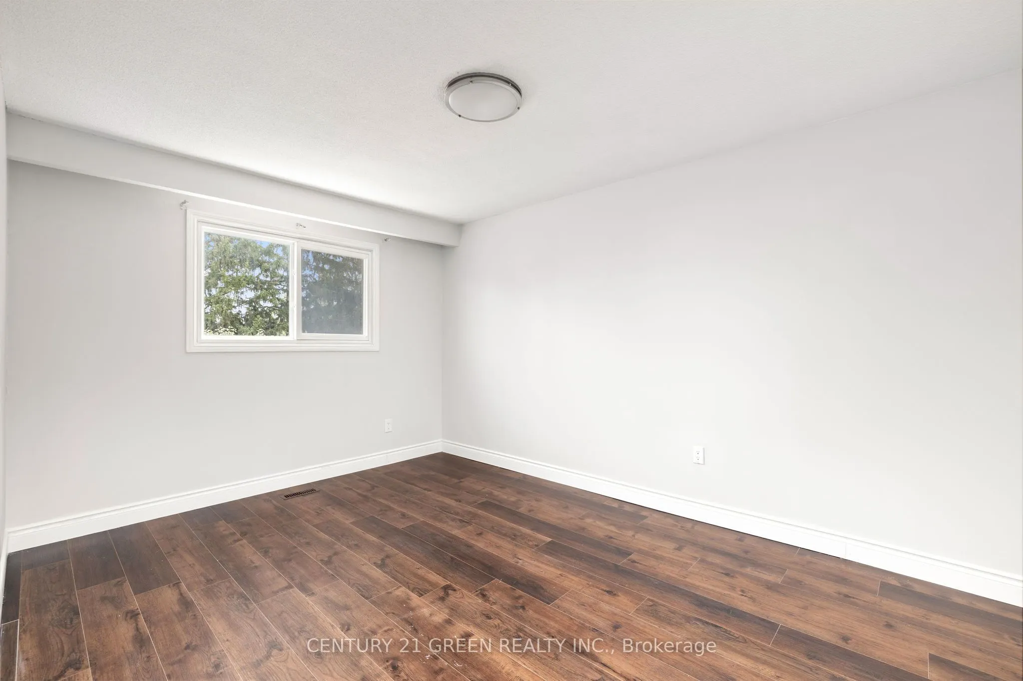 15 Lady Stewart Boulevard