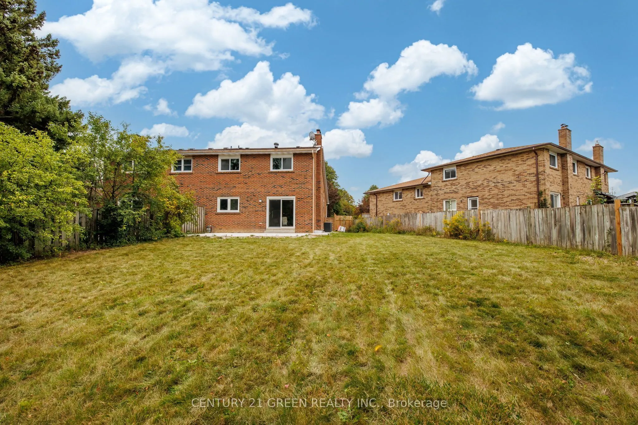 15 Lady Stewart Boulevard