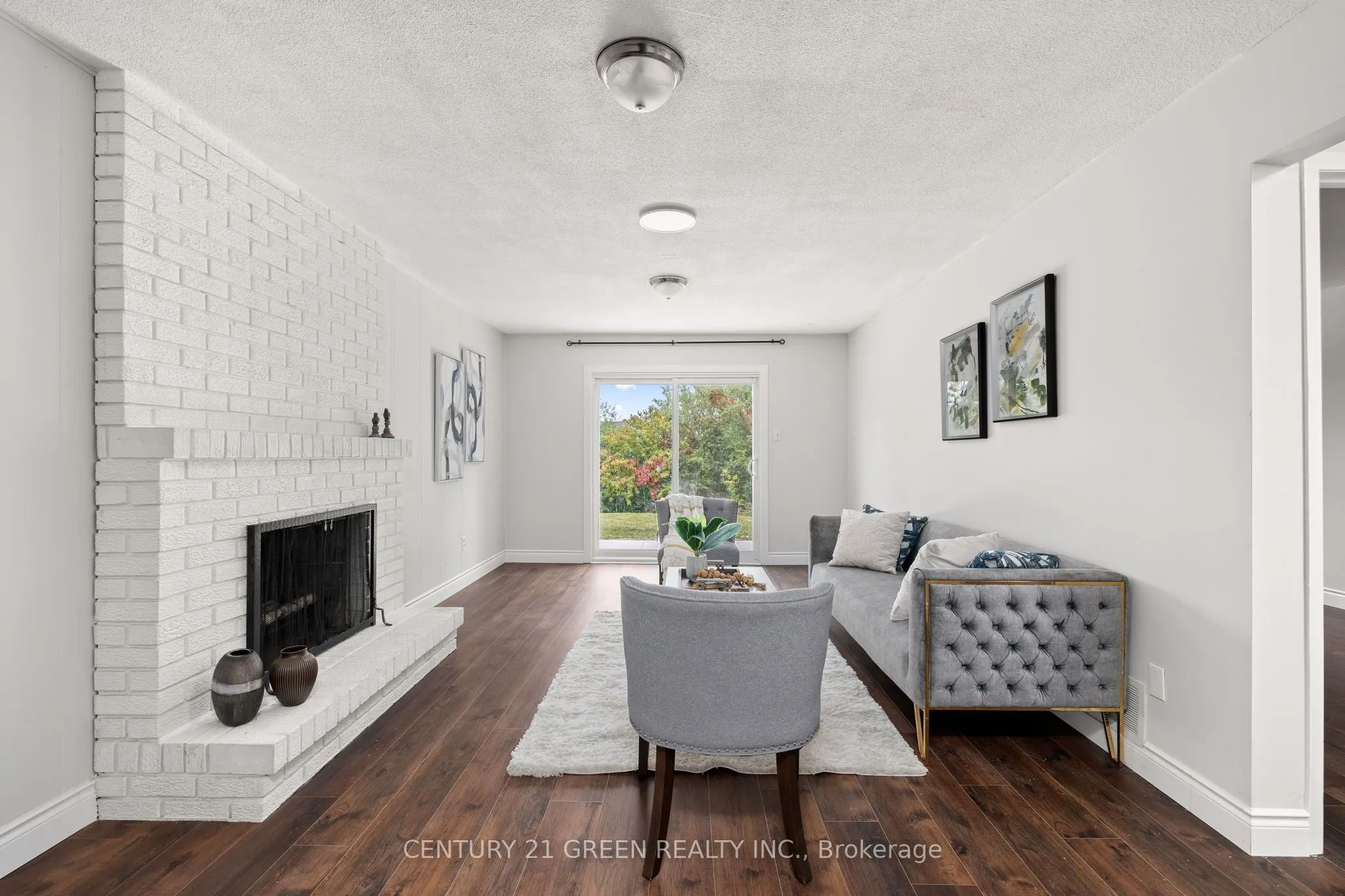 15 Lady Stewart Boulevard