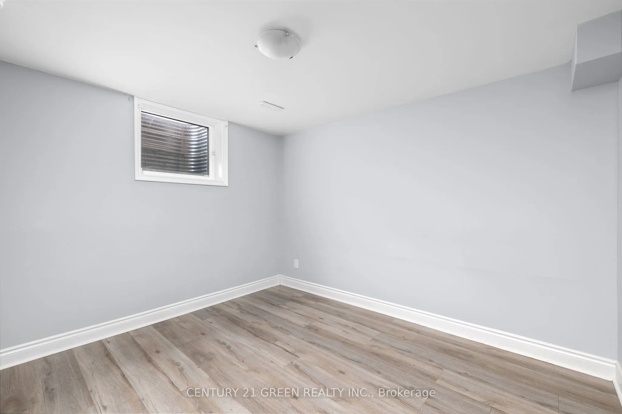 15 Lady Stewart Boulevard