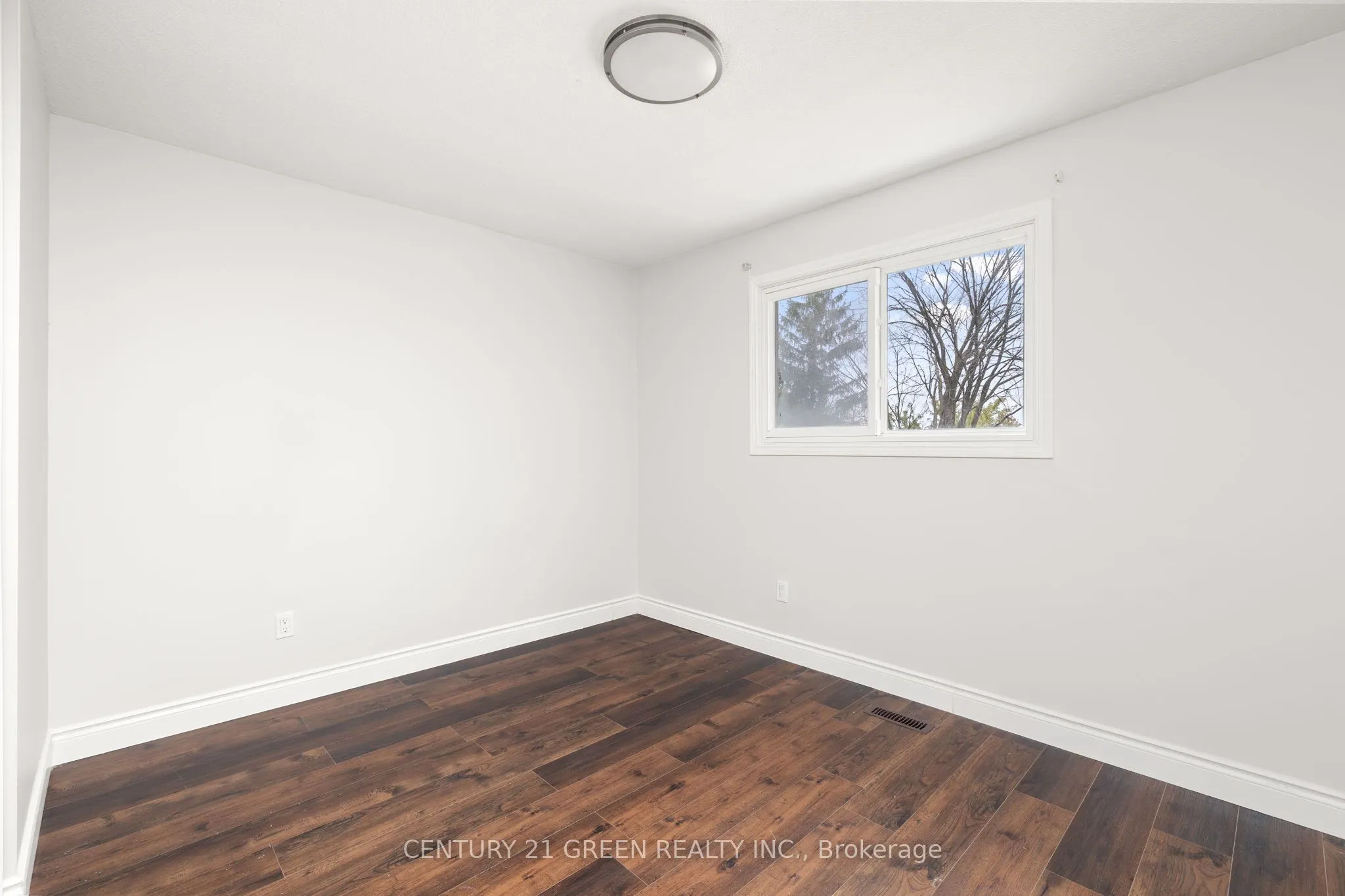 15 Lady Stewart Boulevard
