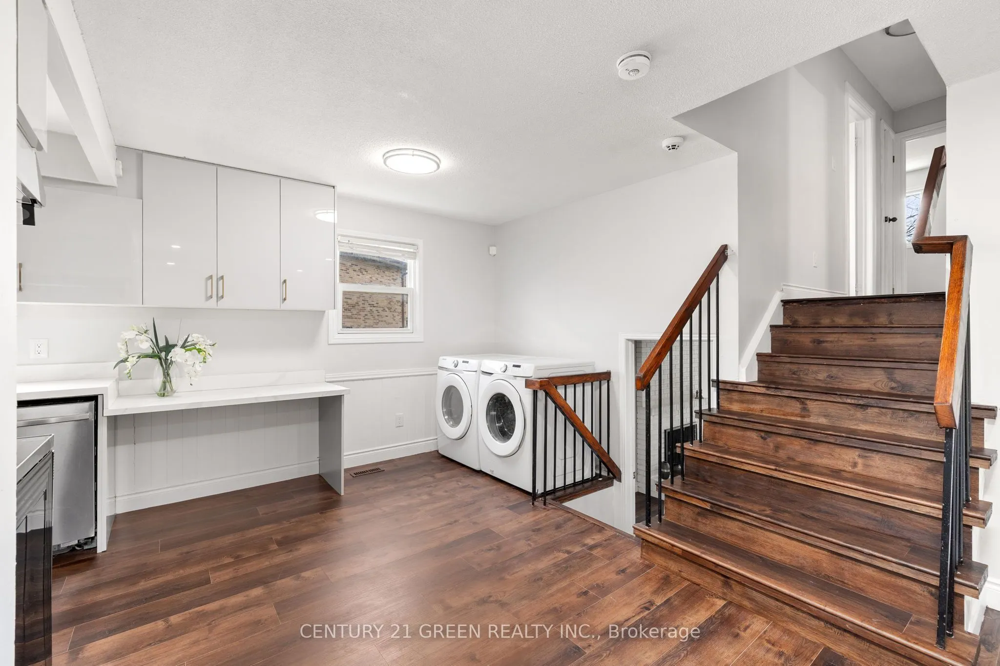 15 Lady Stewart Boulevard