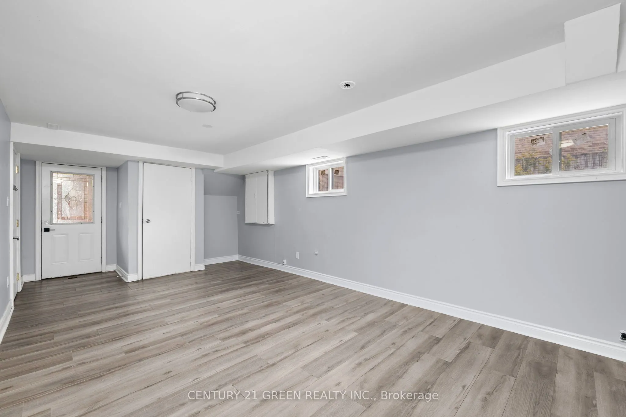 15 Lady Stewart Boulevard
