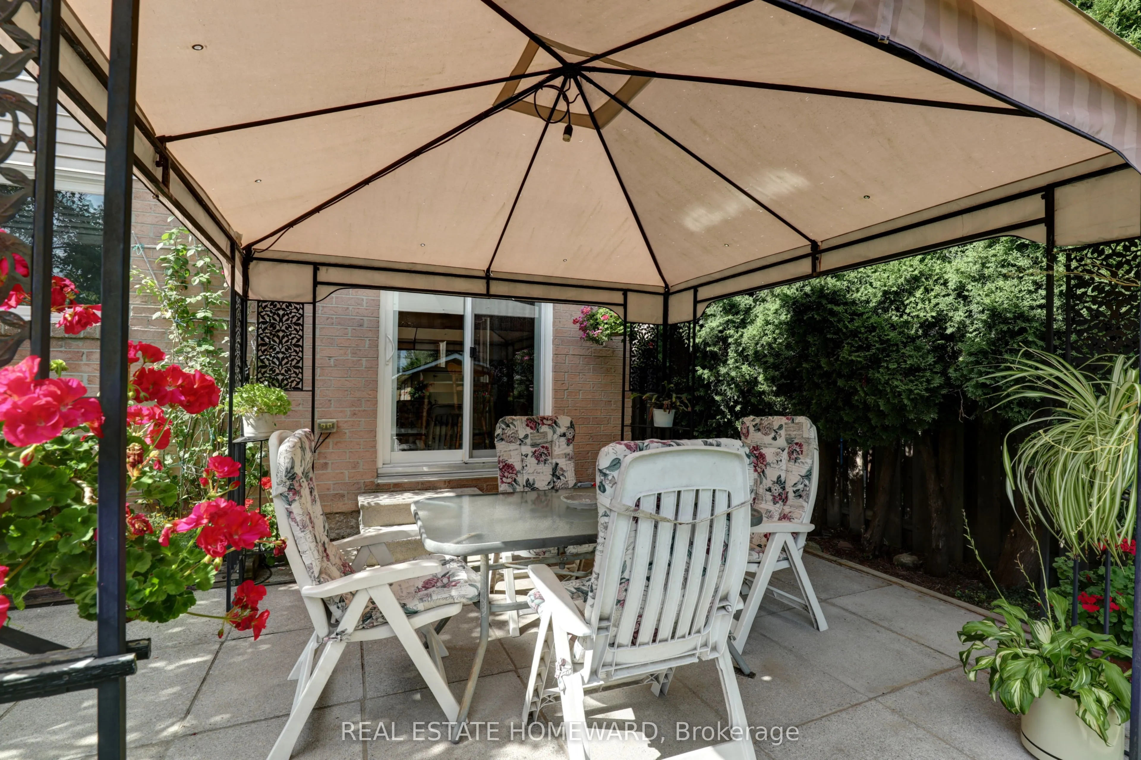 6399 Colebrook Crescent