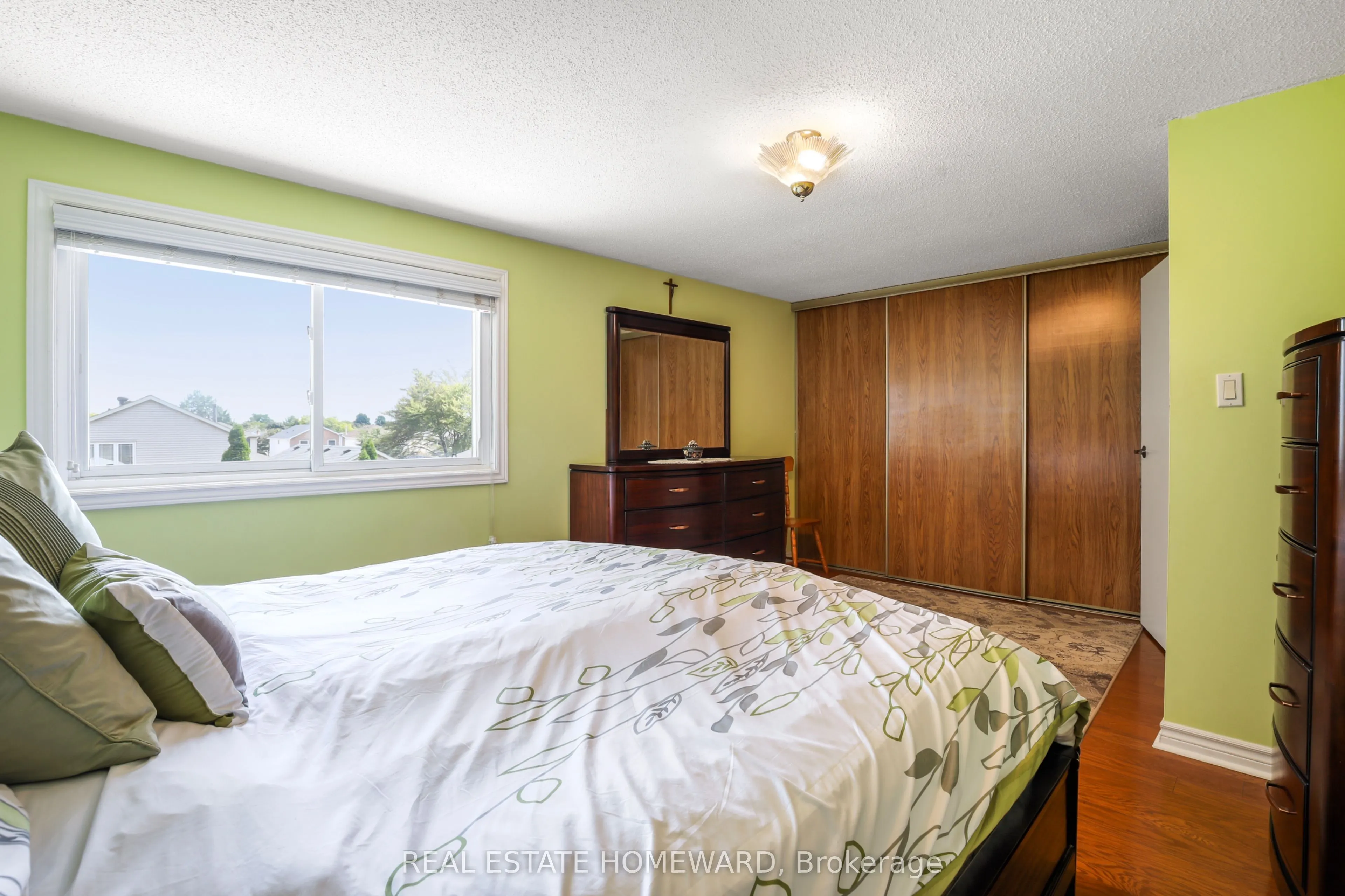 6399 Colebrook Crescent
