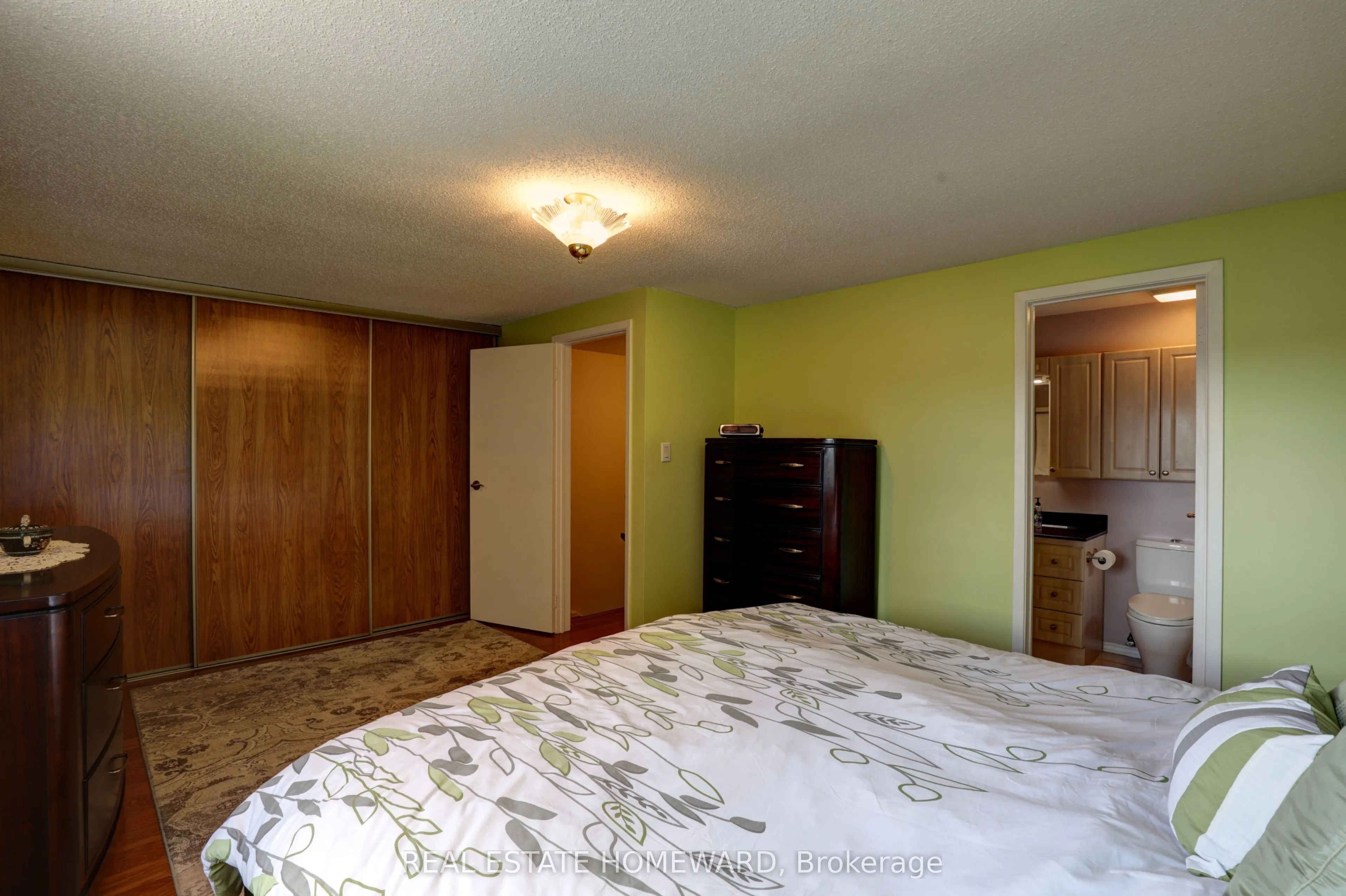 6399 Colebrook Crescent