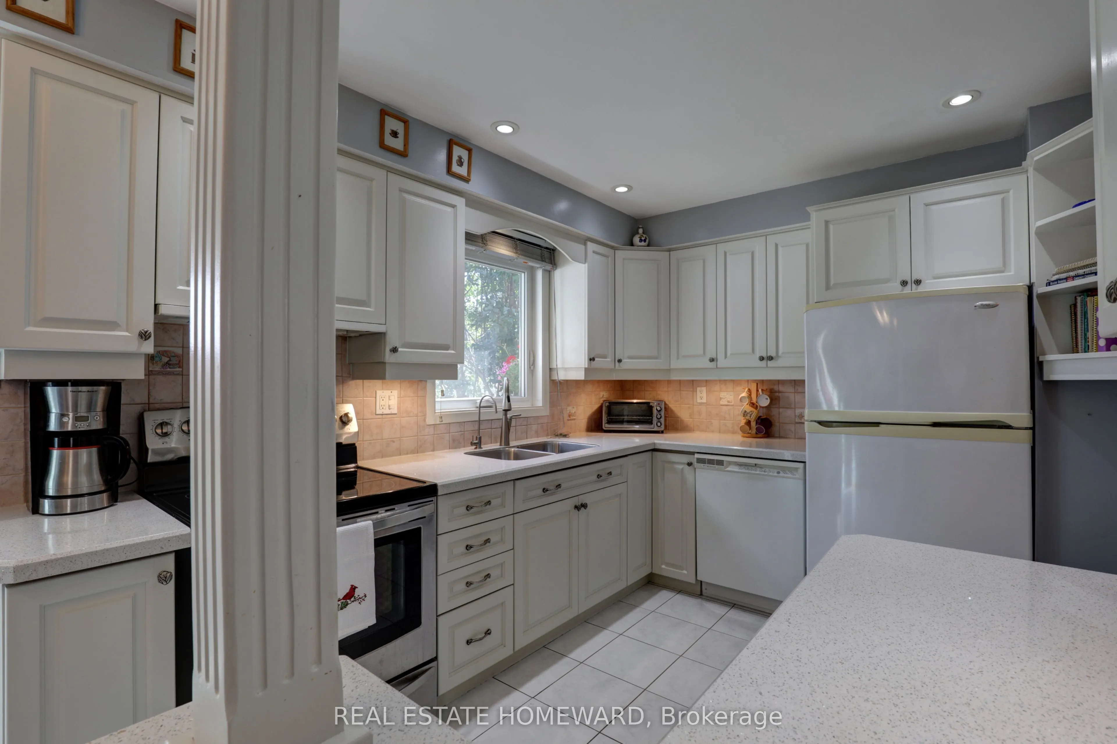 6399 Colebrook Crescent