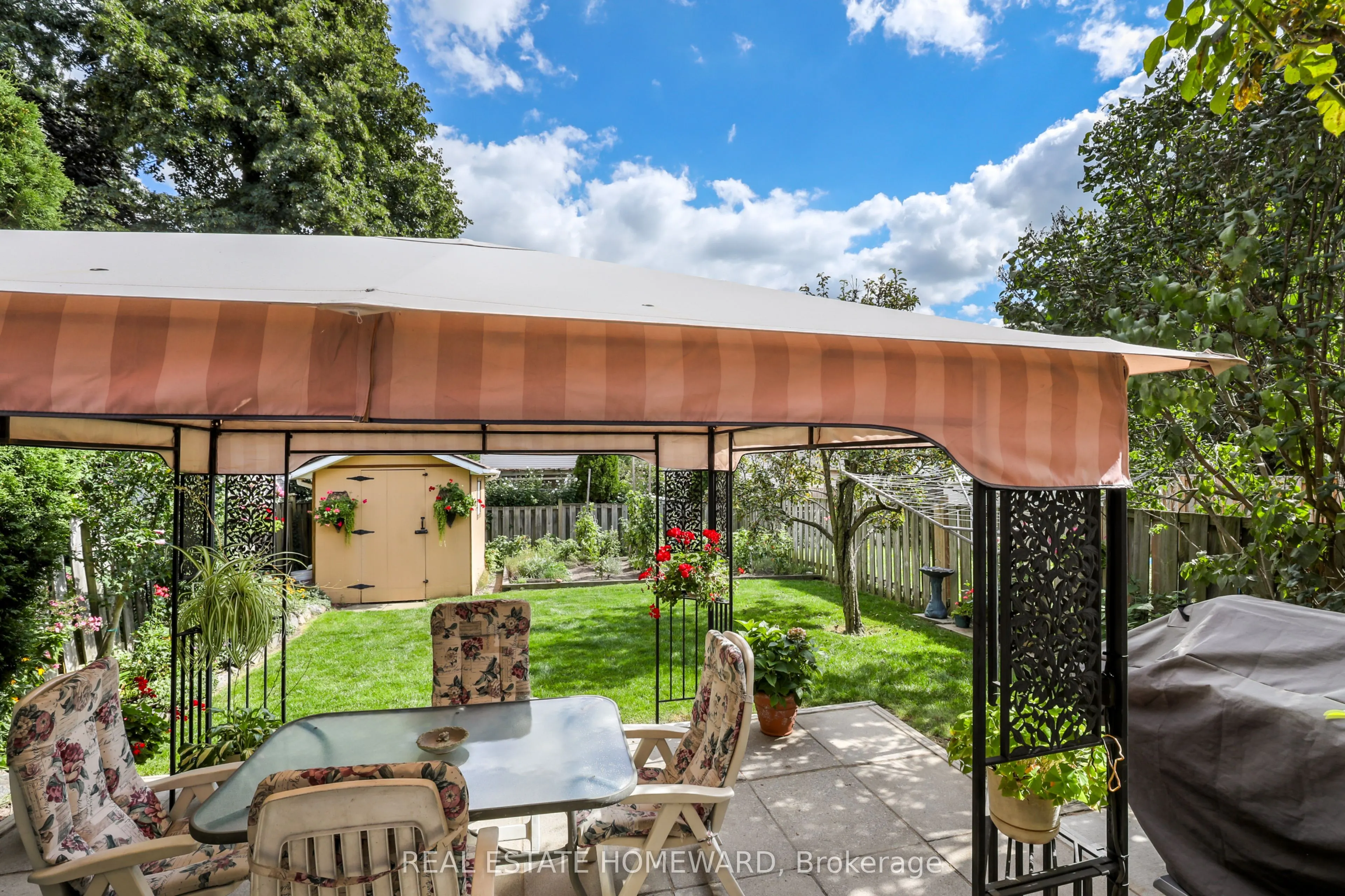 6399 Colebrook Crescent