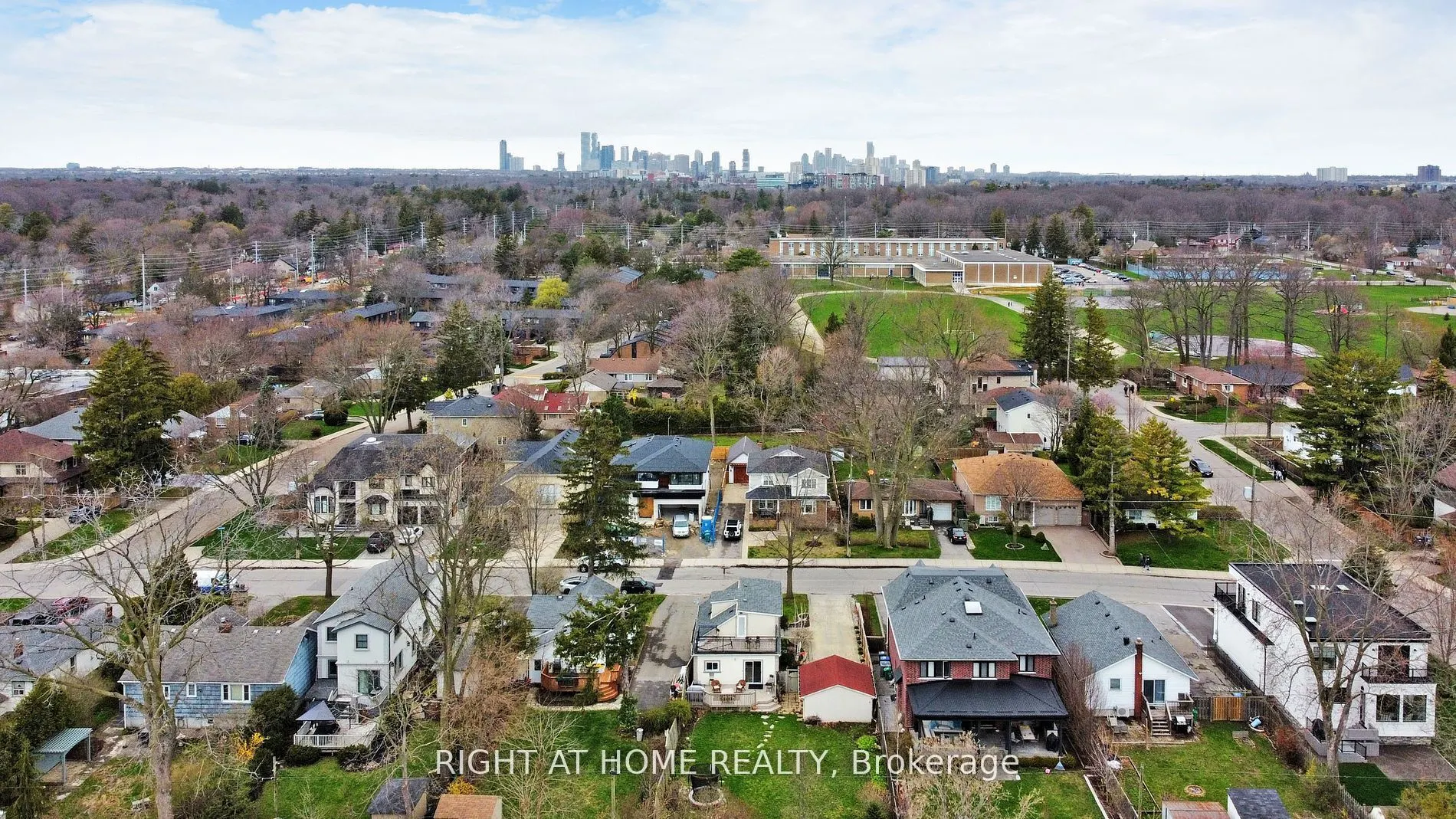 68 Eaglewood Boulevard E