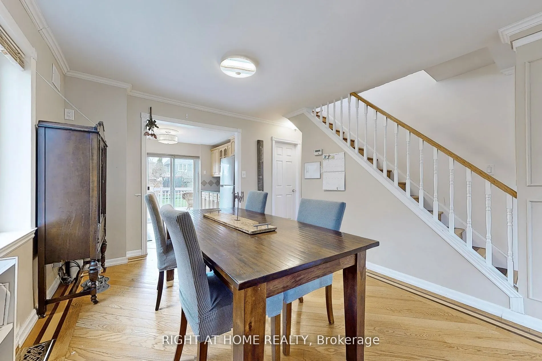 68 Eaglewood Boulevard E