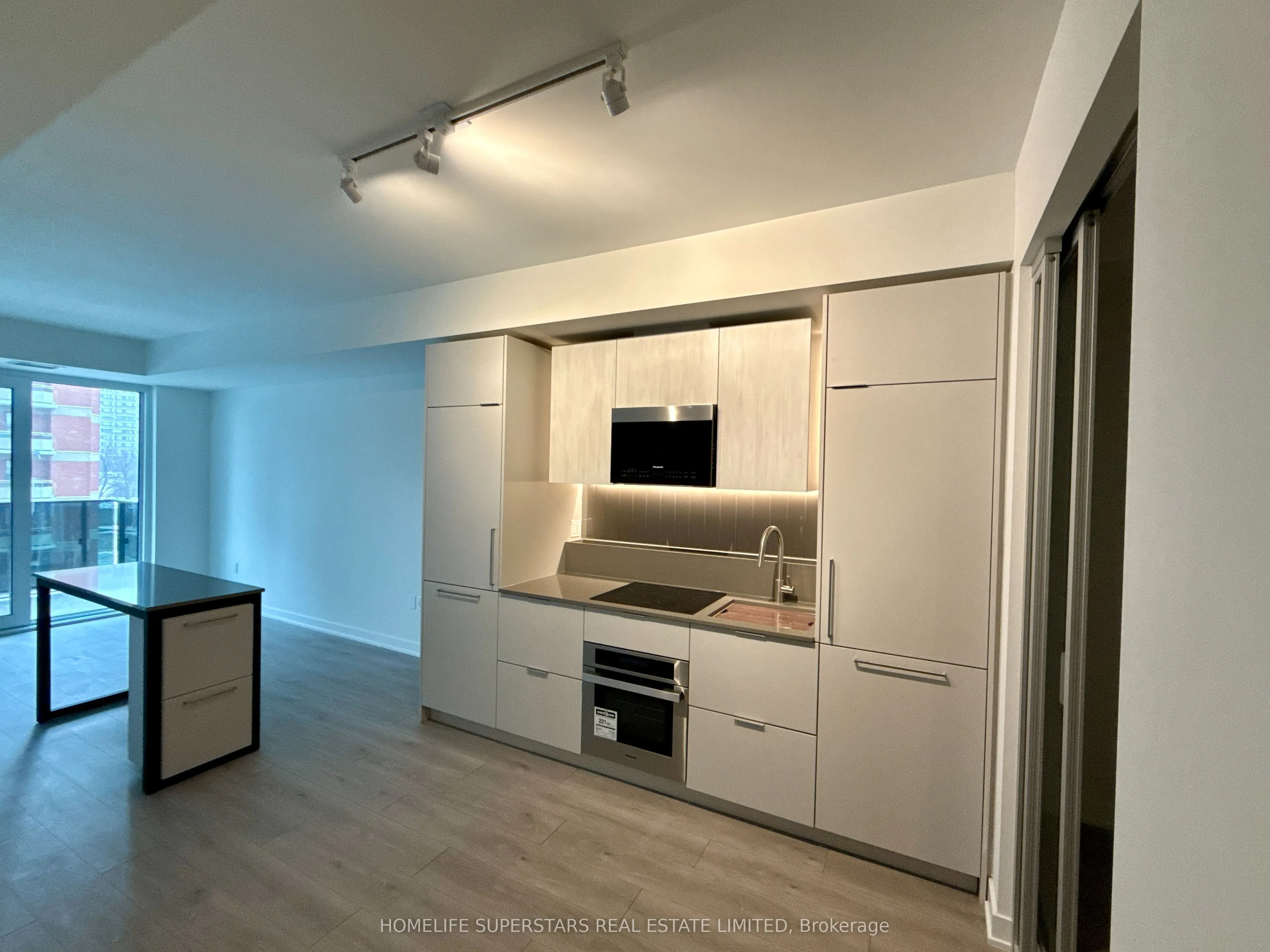 1 Fairview Road E #308