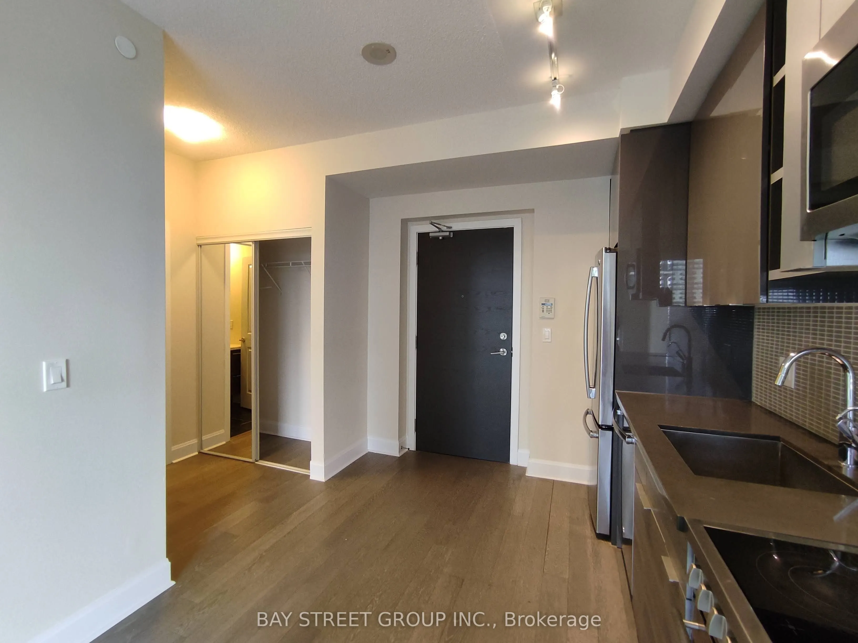 33 Shore Breeze Drive #1906
