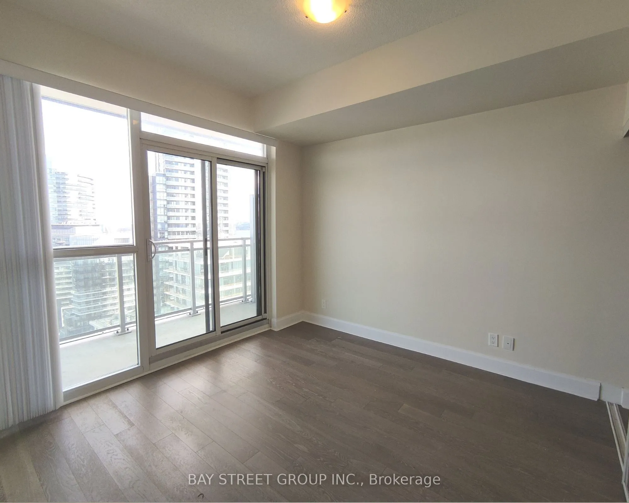 33 Shore Breeze Drive #1906
