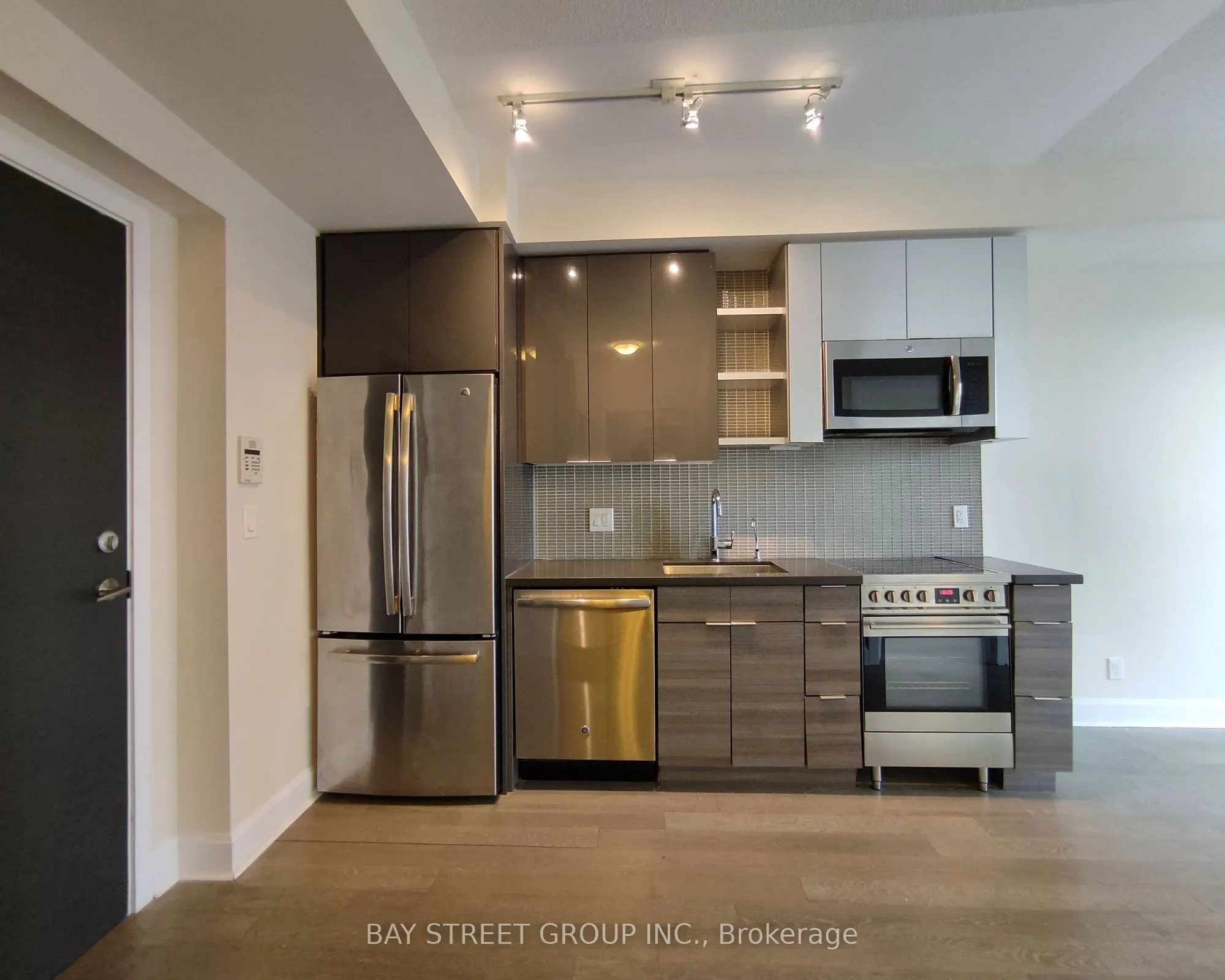 33 Shore Breeze Drive #1906