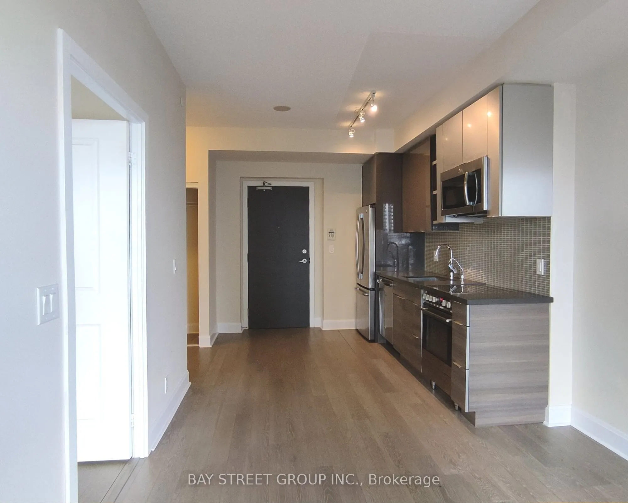 33 Shore Breeze Drive #1906