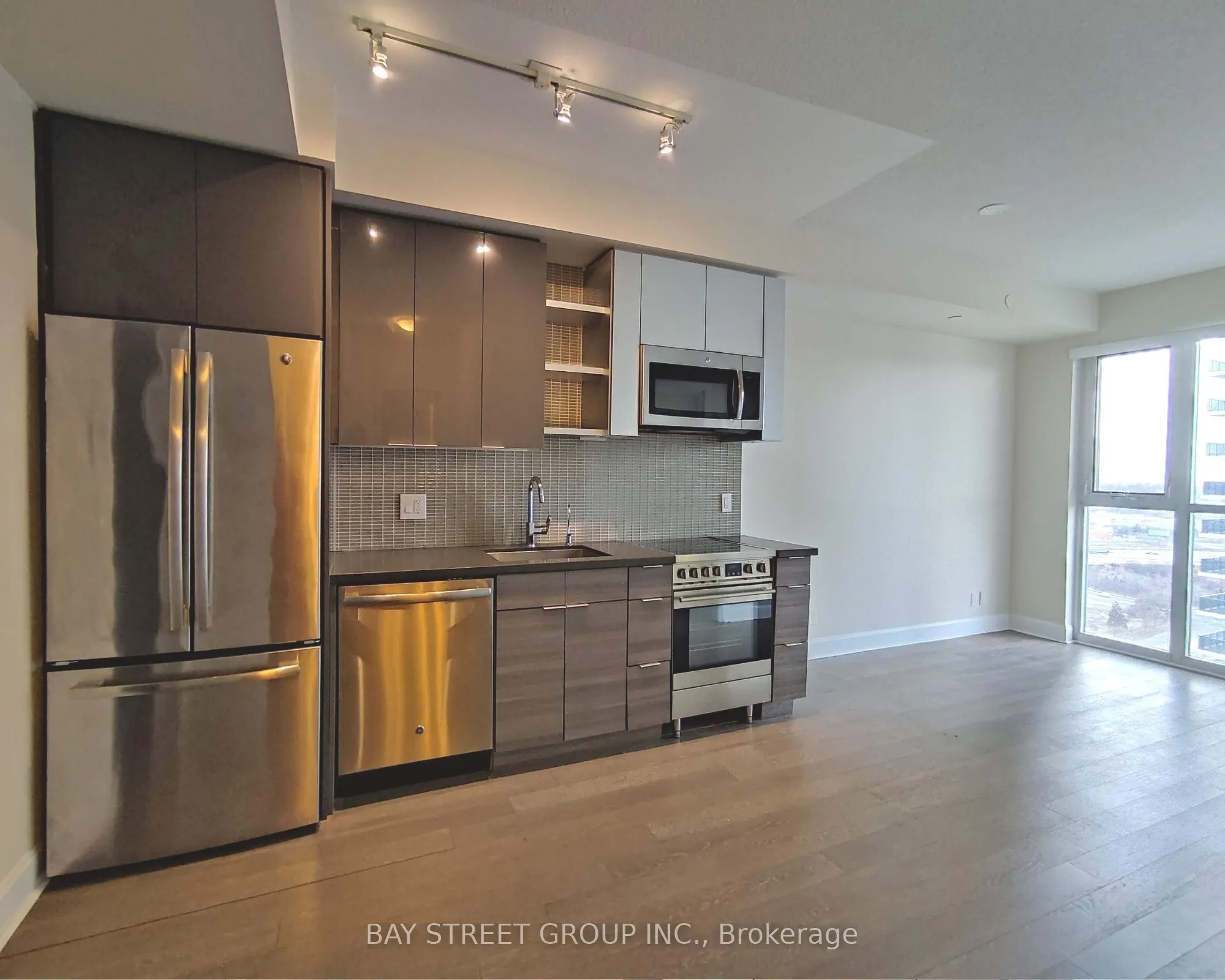 33 Shore Breeze Drive #1906