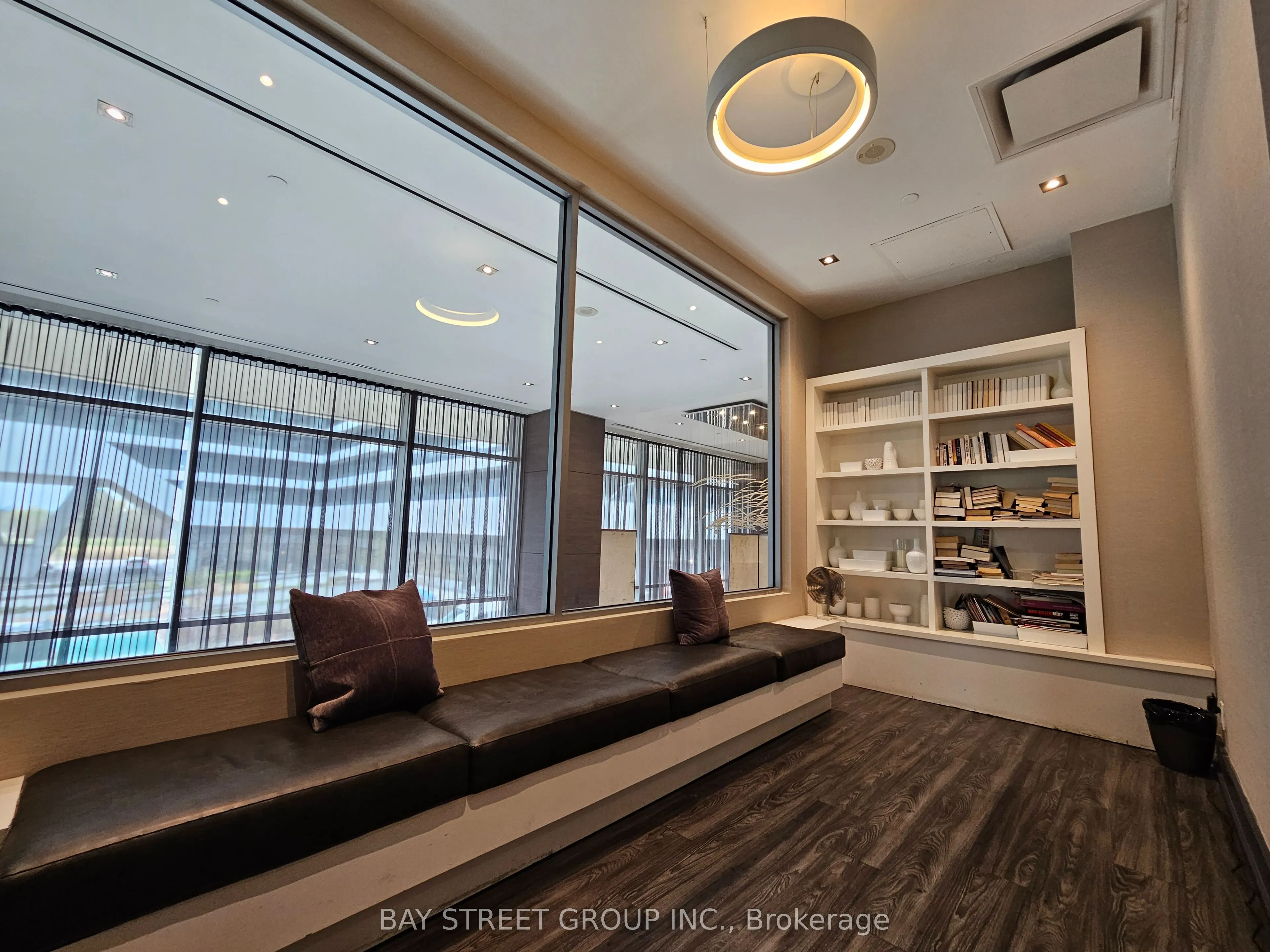 33 Shore Breeze Drive #1906