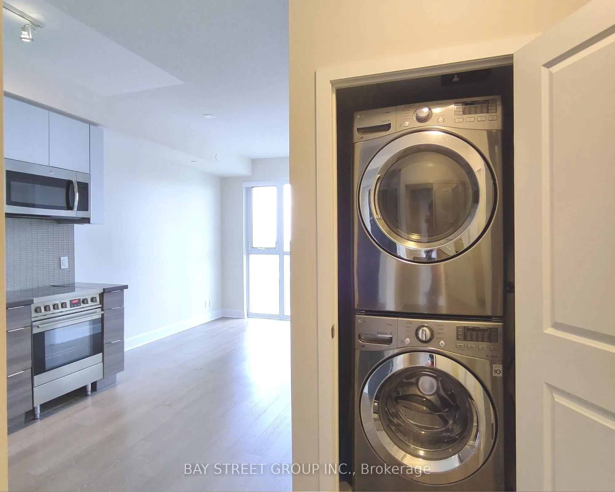 33 Shore Breeze Drive #1906