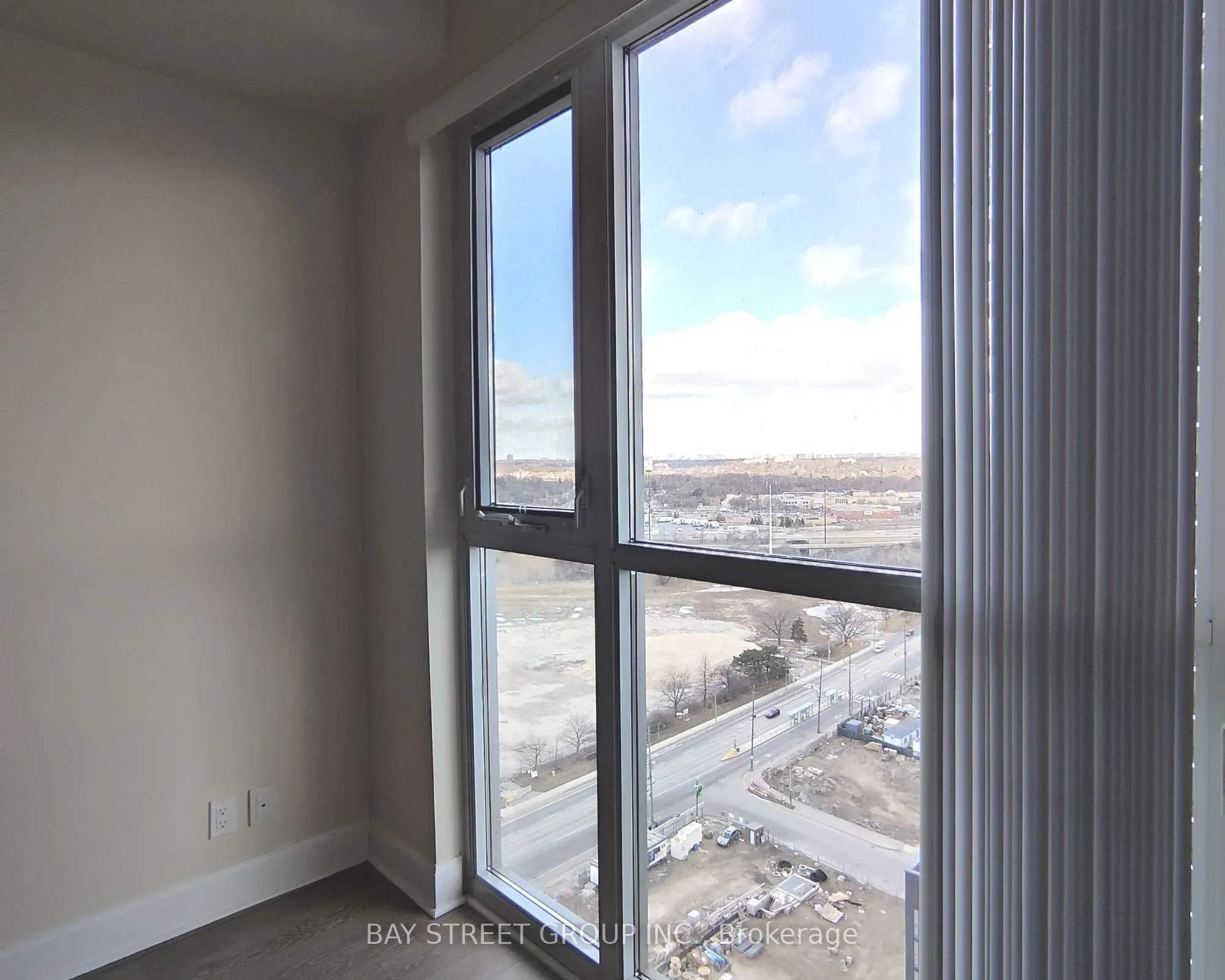33 Shore Breeze Drive #1906