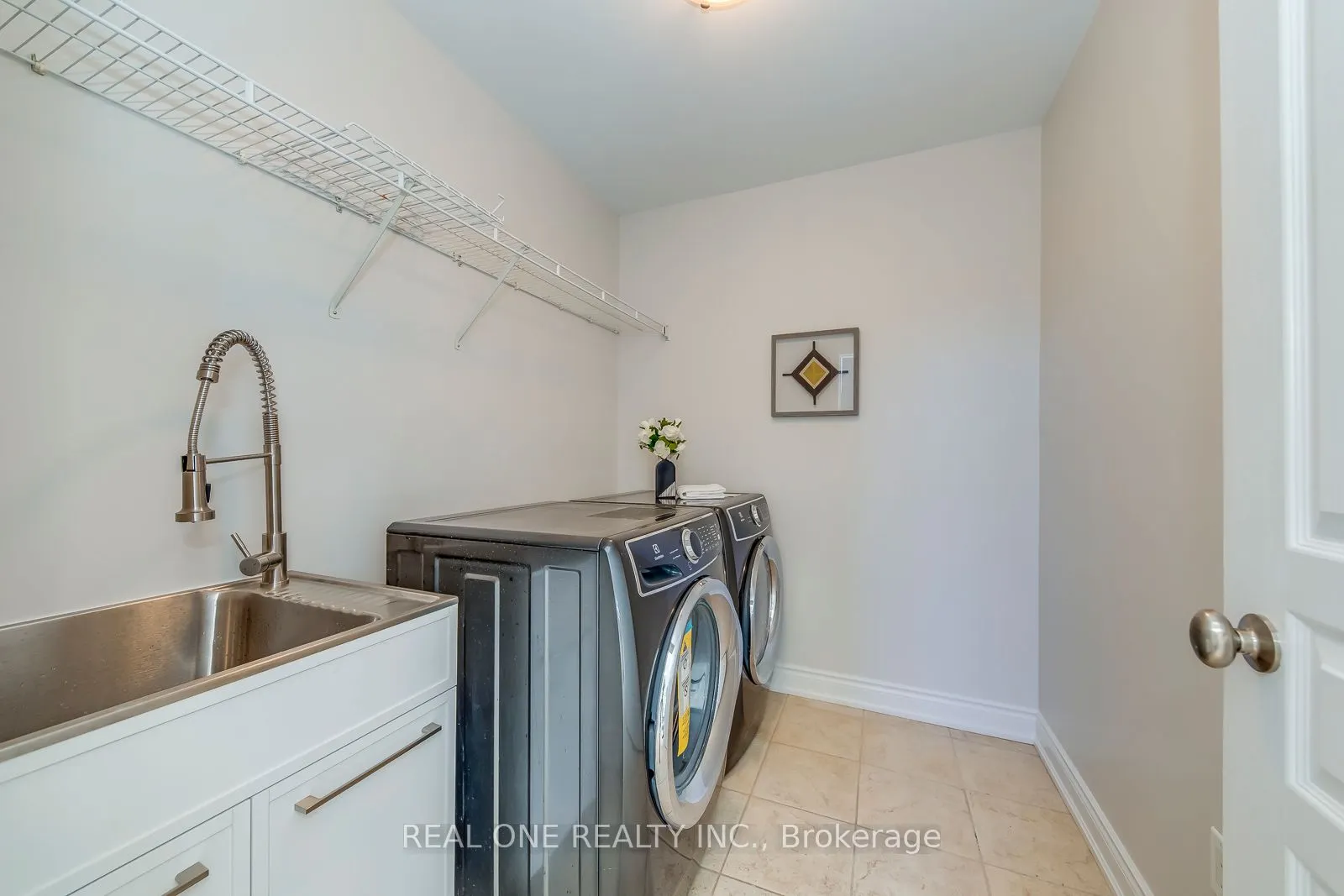 1426 Redwing Court